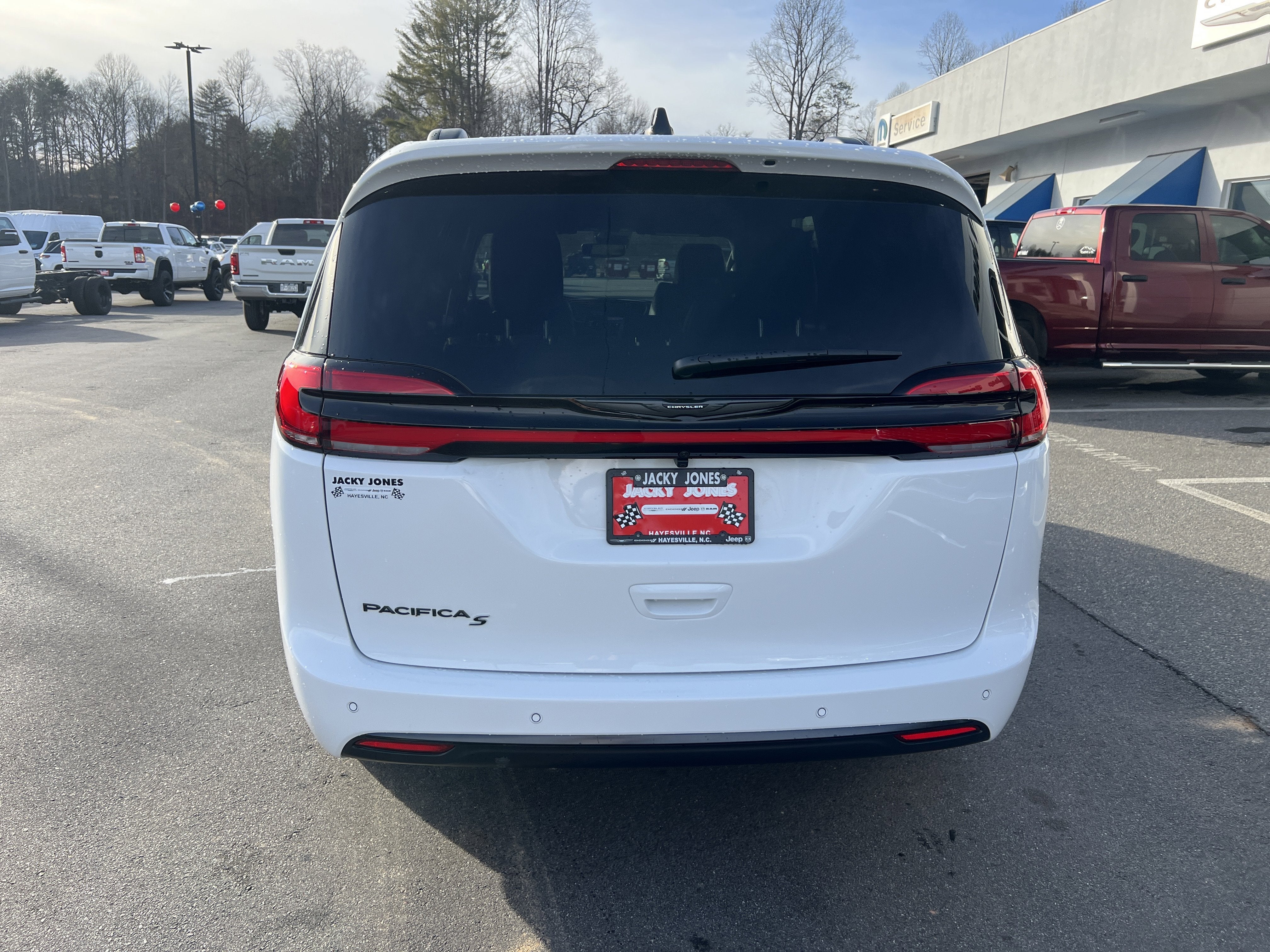 2026 Chrysler Pacifica Select