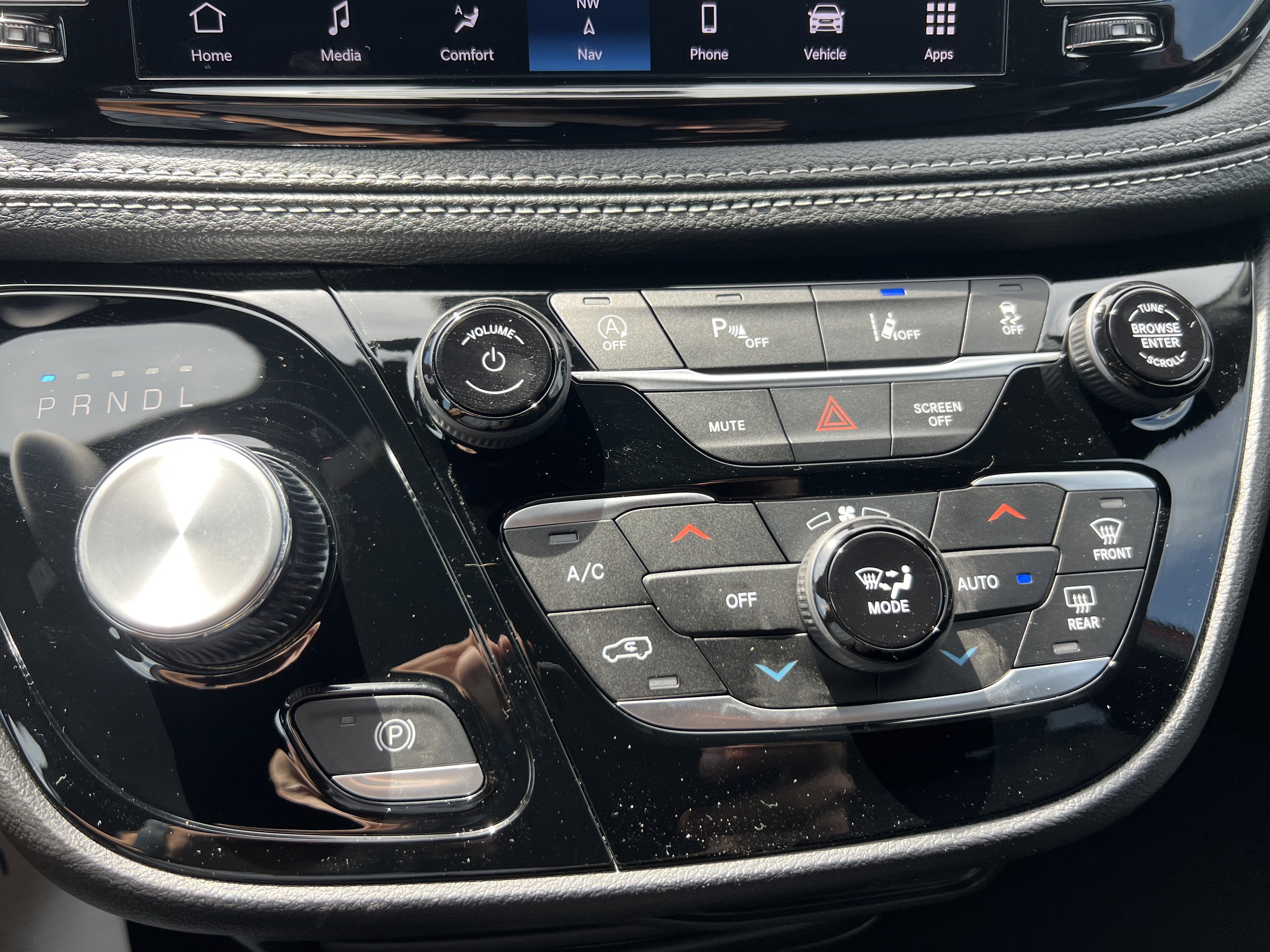 2027 Chrysler Pacifica Select