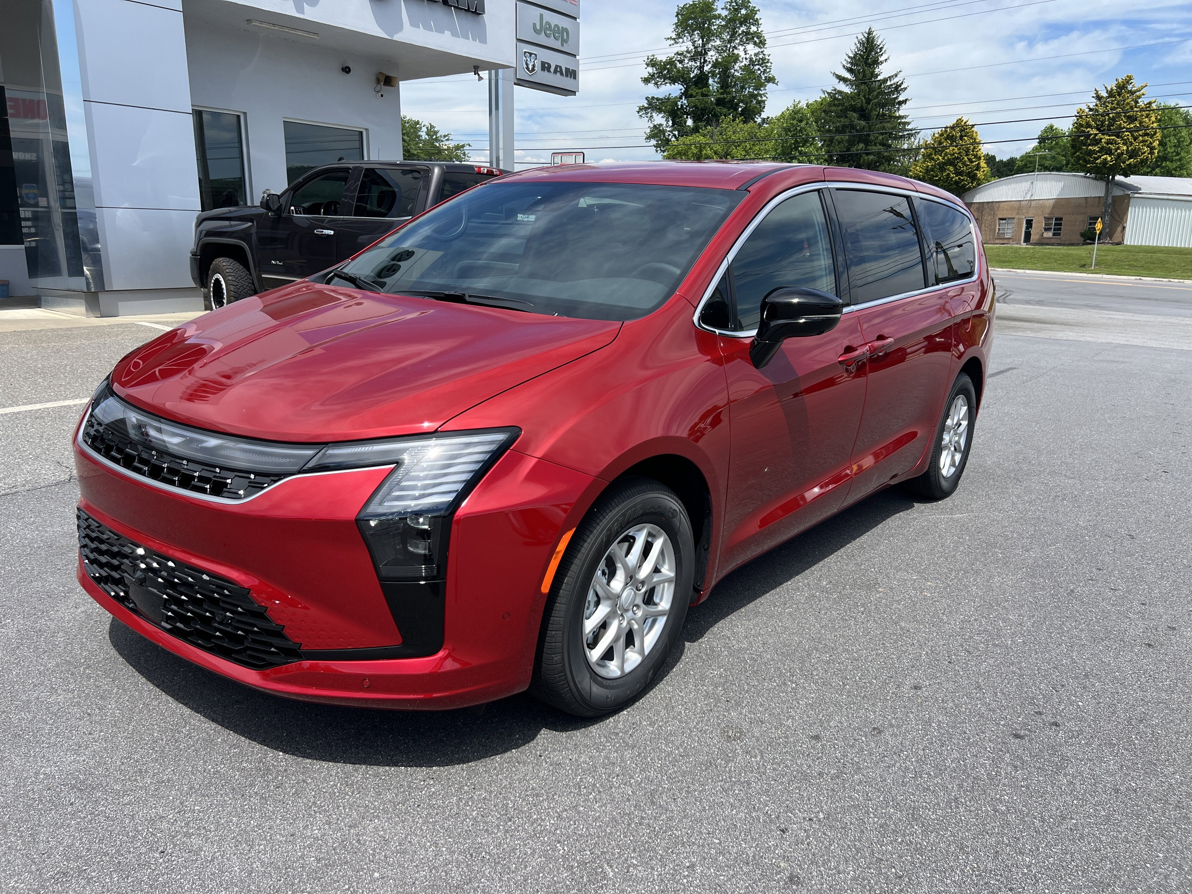 2027 Chrysler Pacifica Select