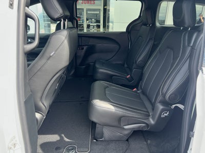 2026 Chrysler Voyager LX