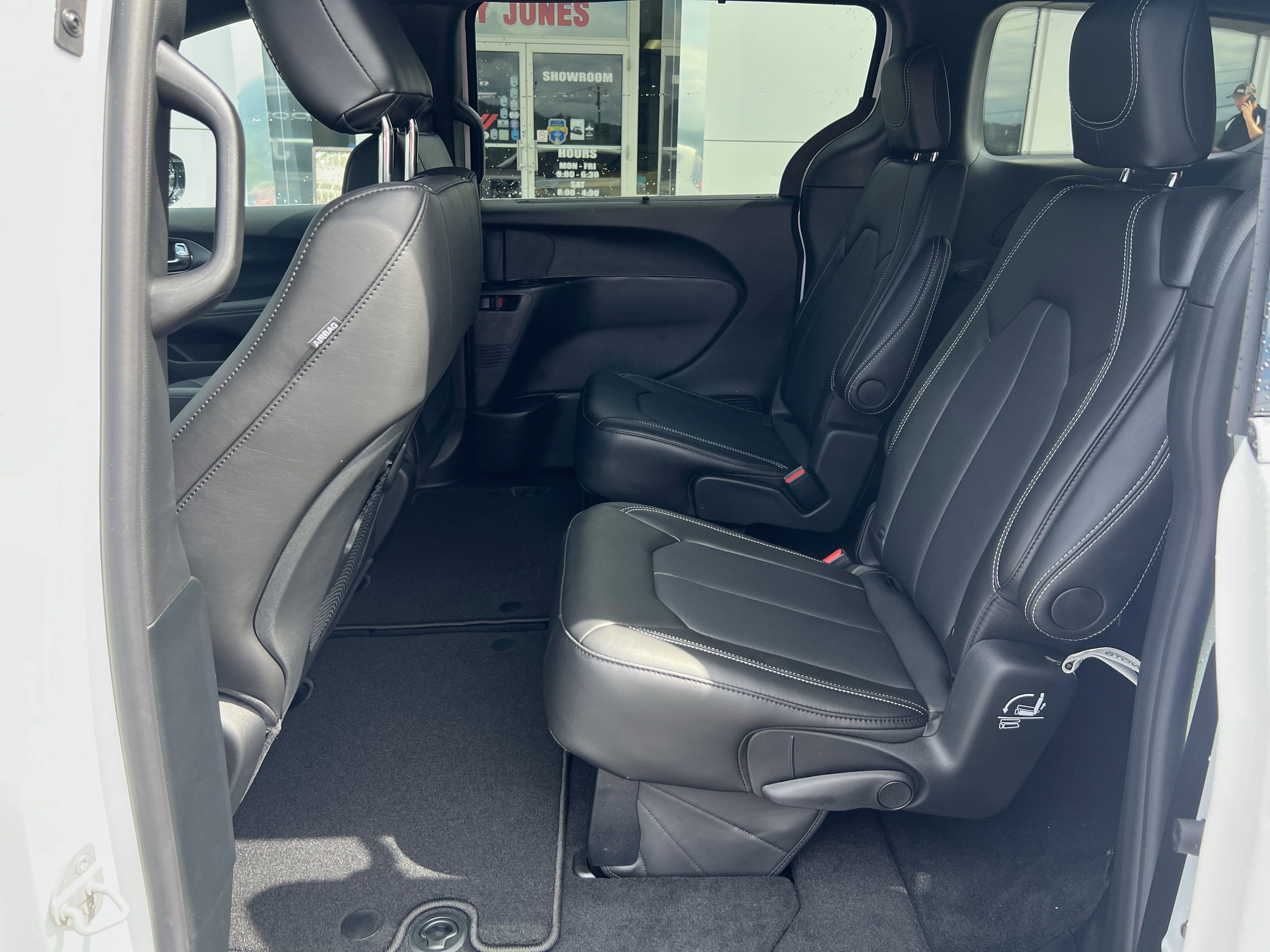 2026 Chrysler Voyager LX