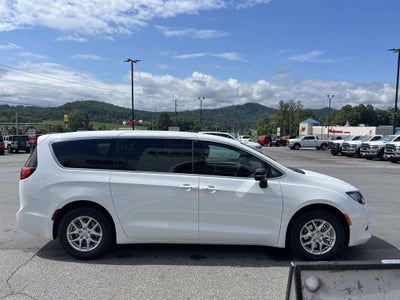 2026 Chrysler Voyager LX