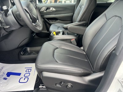 2027 Chrysler Pacifica LX