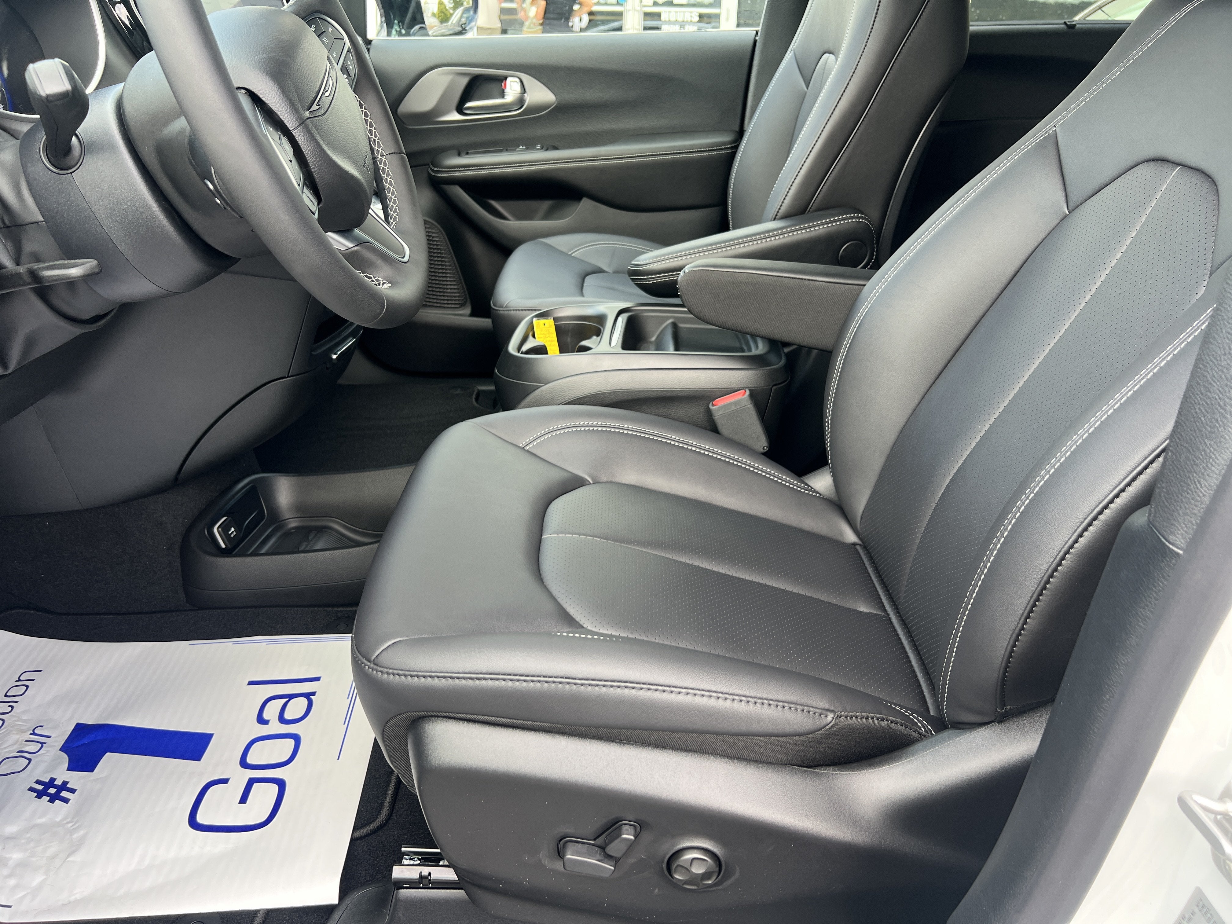 2027 Chrysler Pacifica LX