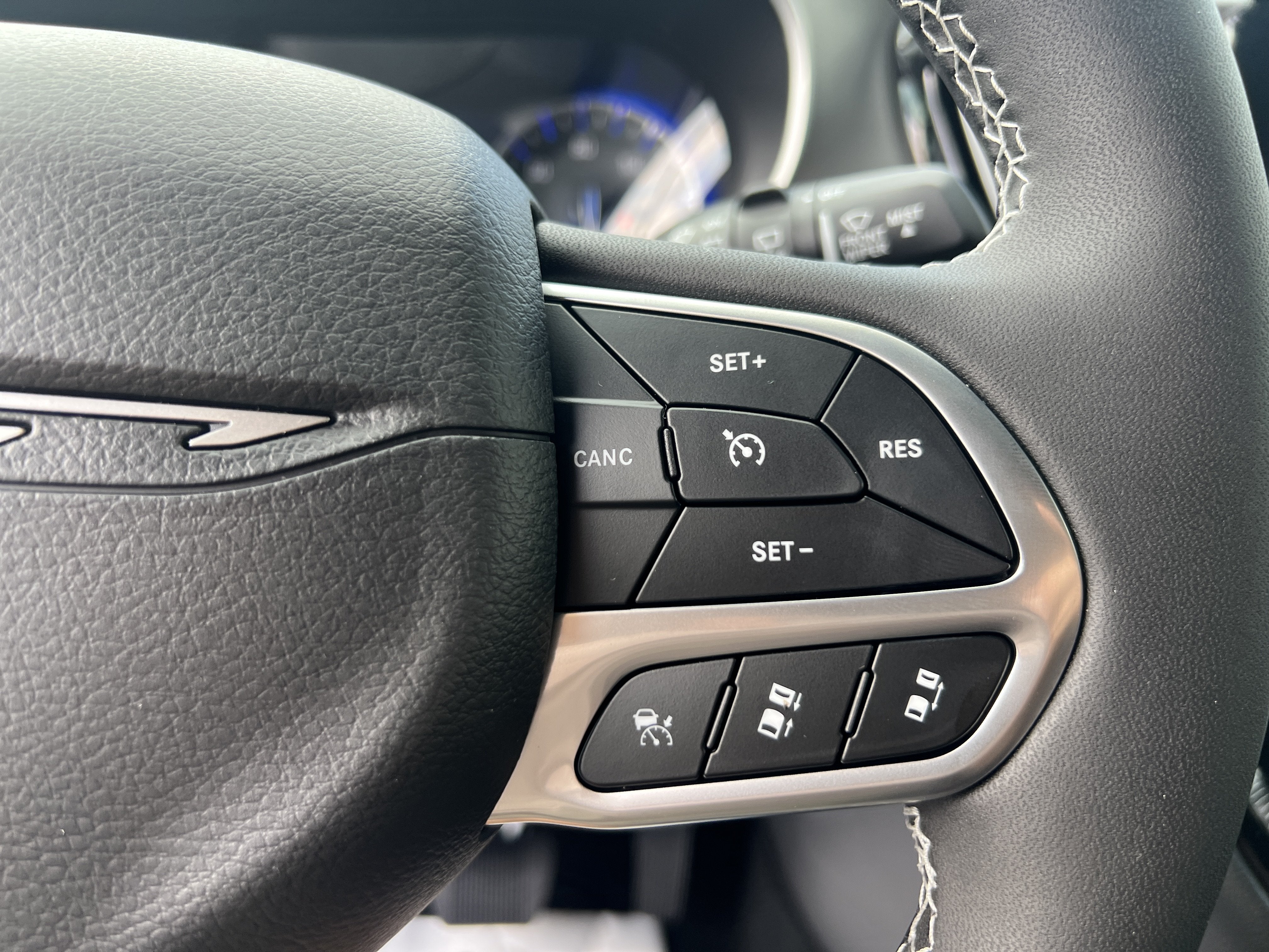 2027 Chrysler Pacifica LX