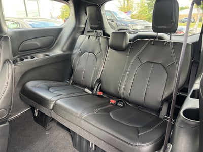 2027 Chrysler Pacifica LX