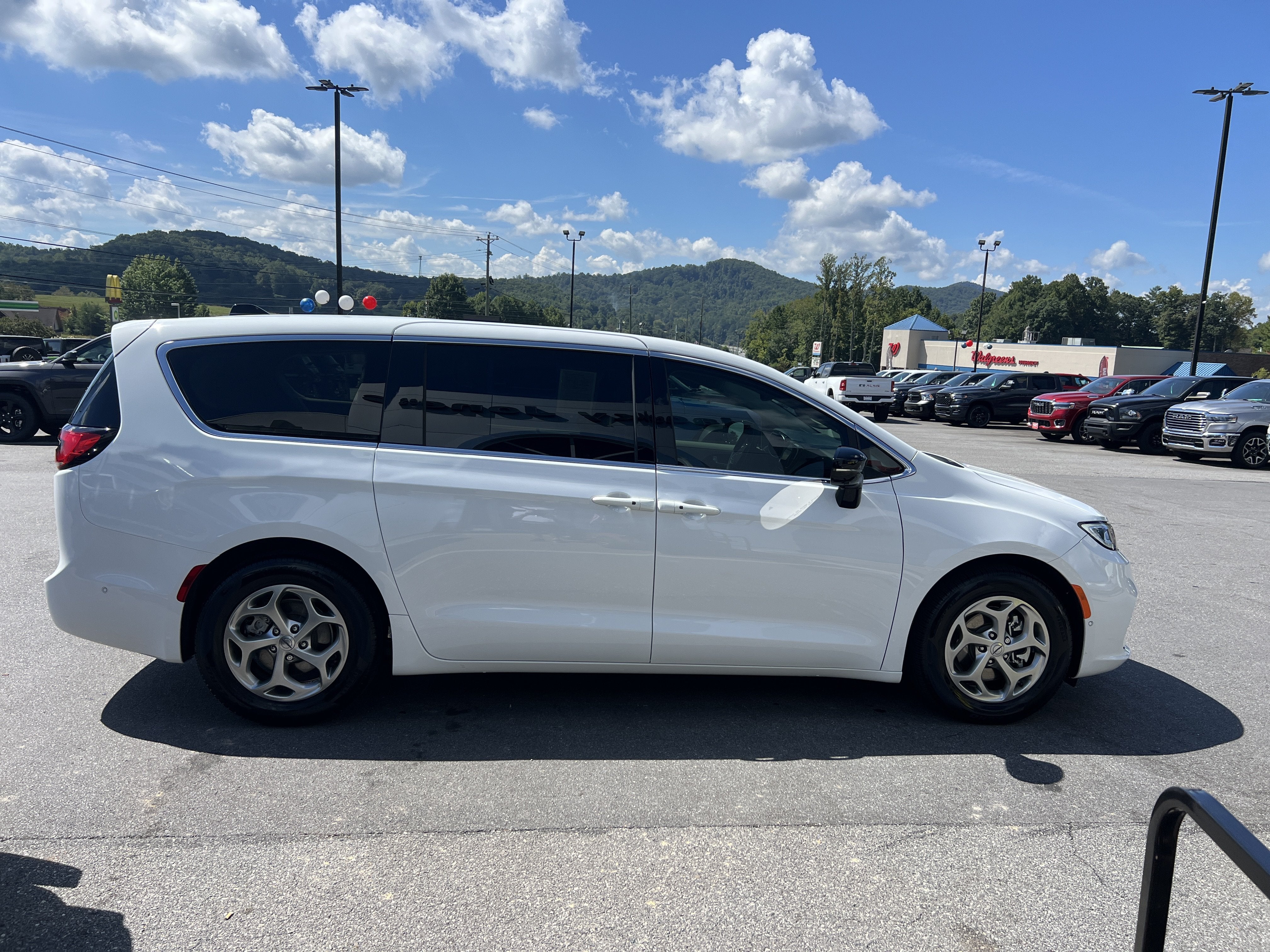 2024 Chrysler Pacifica Limited
