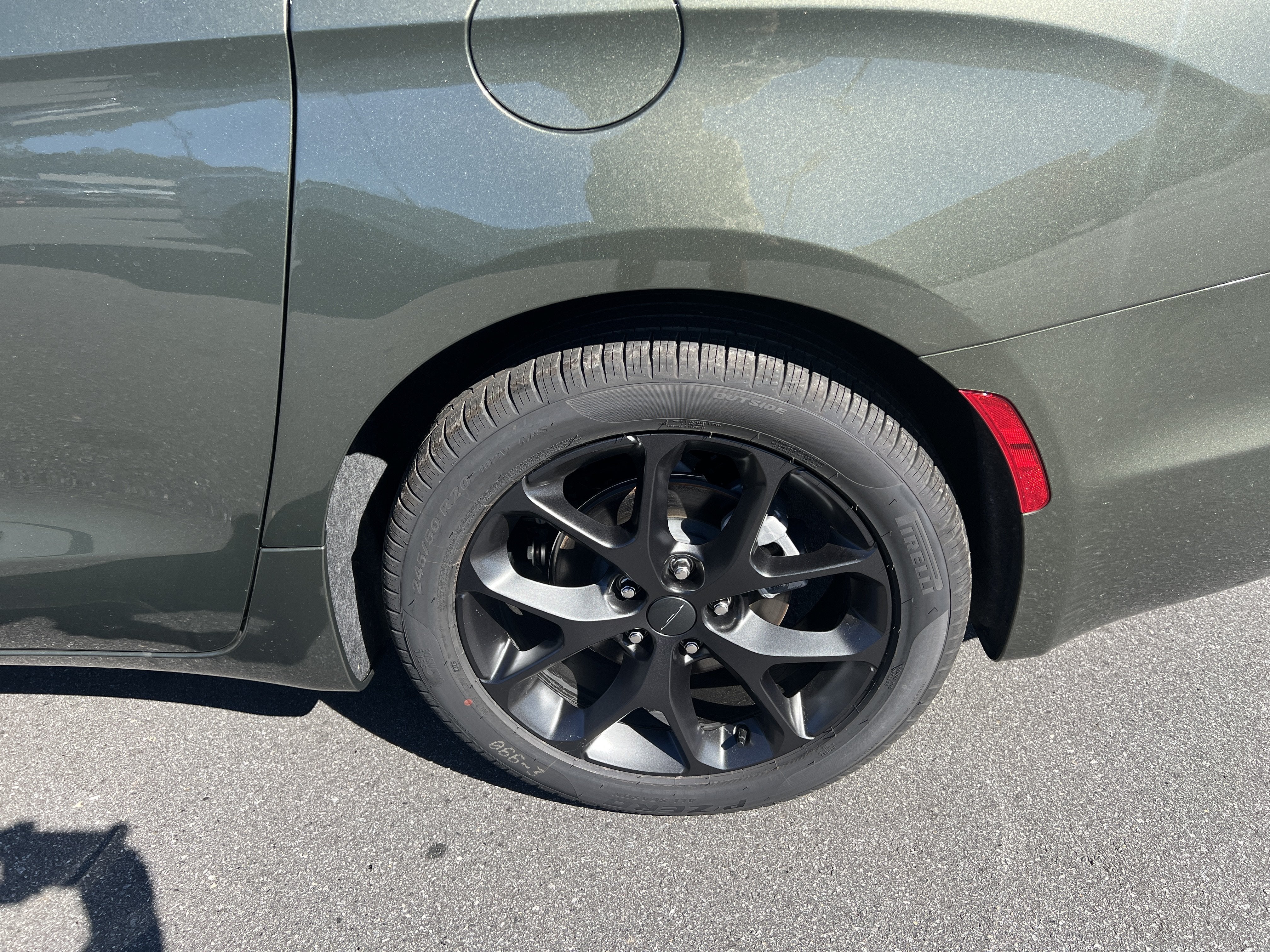 2027 Chrysler Pacifica Limited