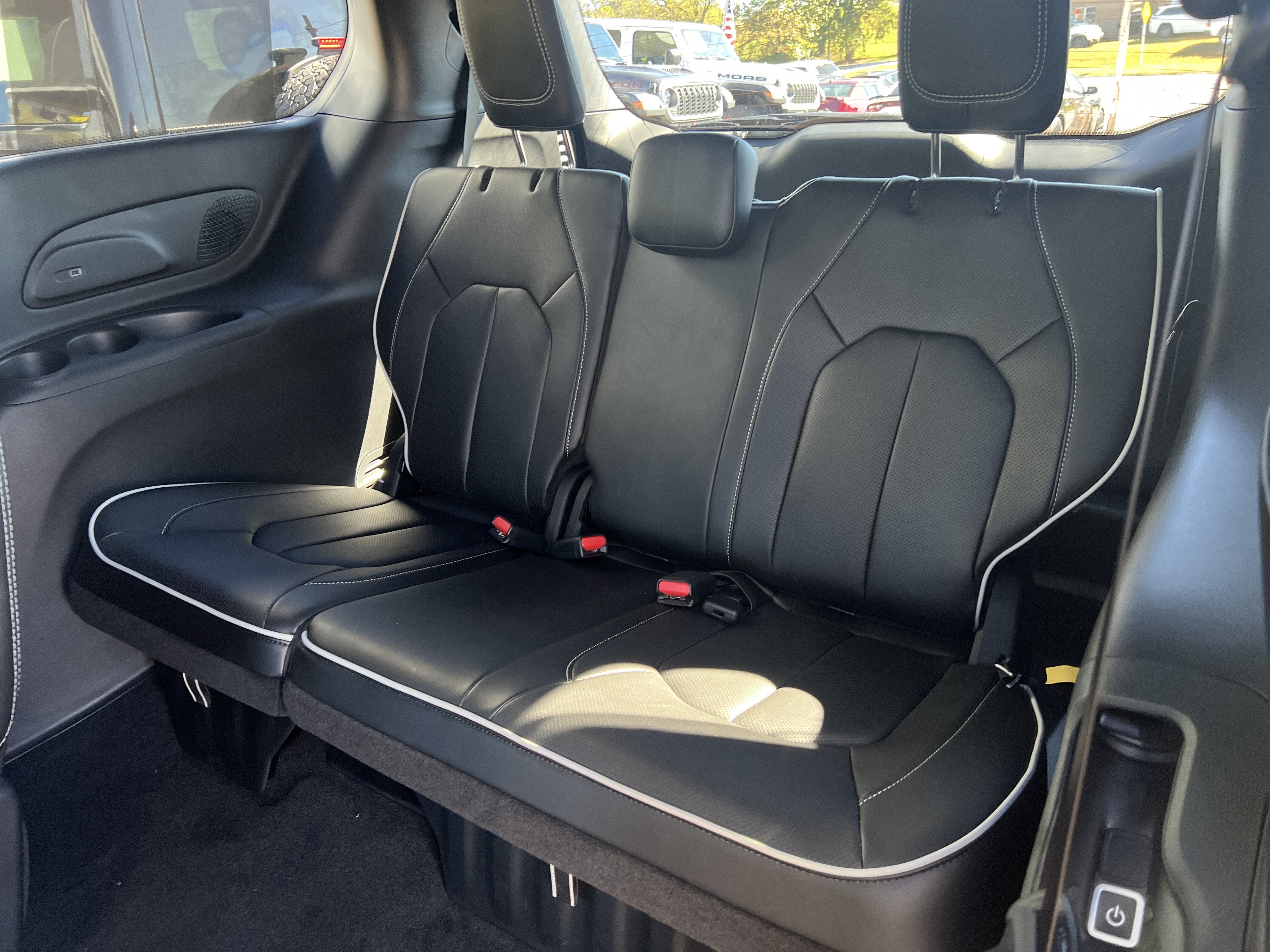 2027 Chrysler Pacifica Limited