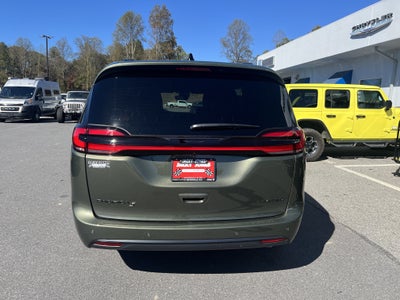 2027 Chrysler Pacifica Limited