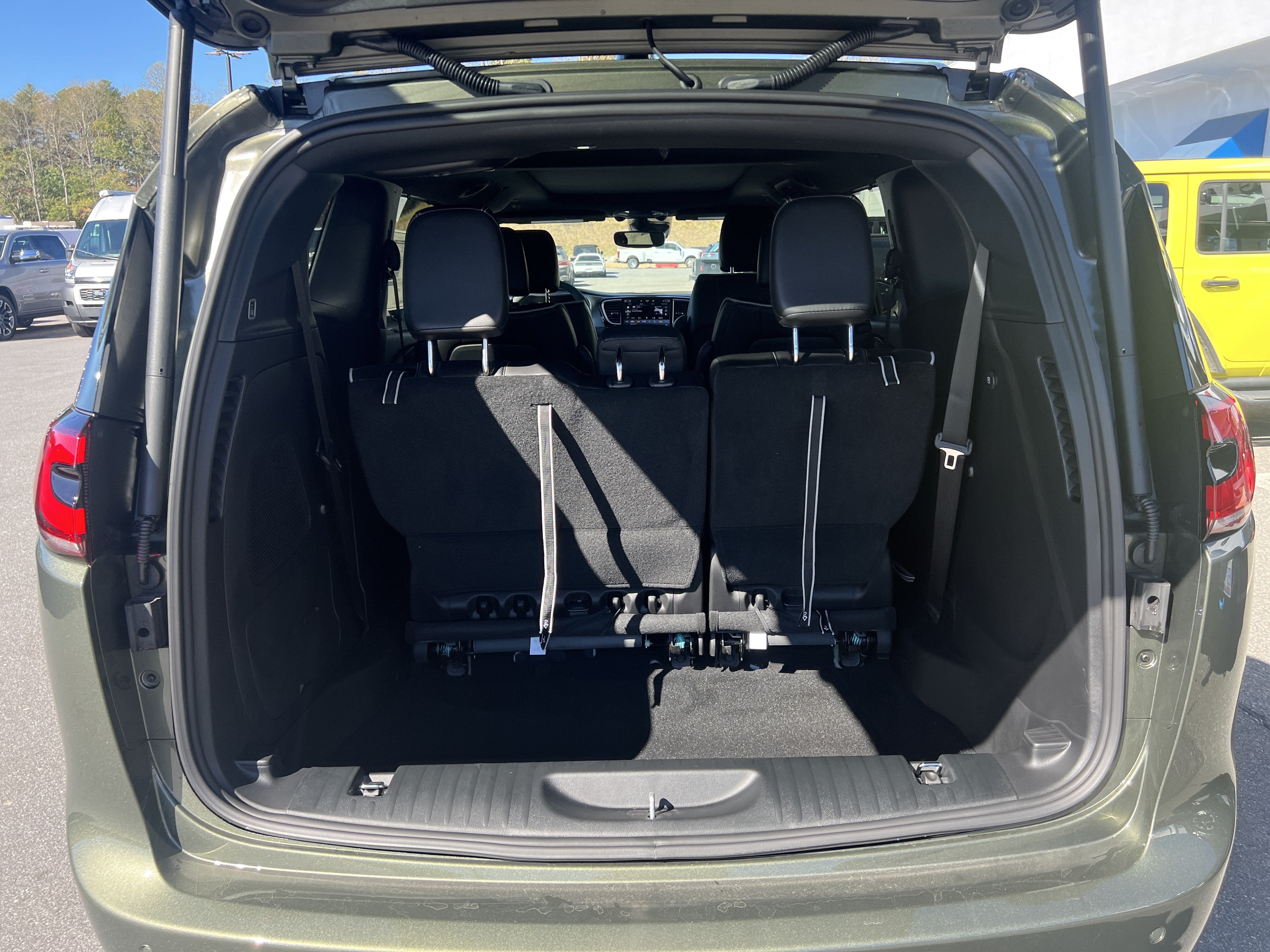 2027 Chrysler Pacifica Limited