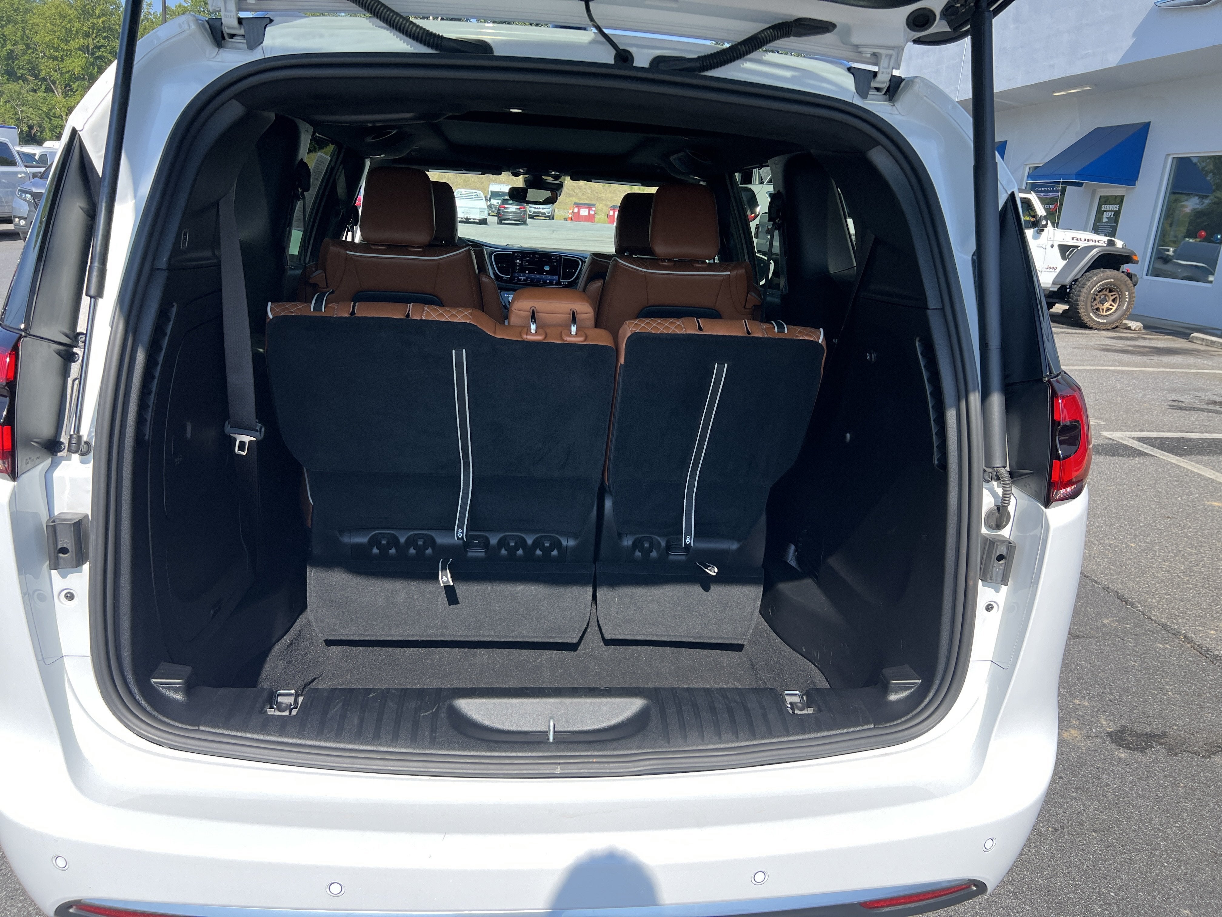 2024 Chrysler Pacifica Hybrid Pinnacle