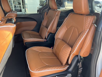 2024 Chrysler Pacifica Hybrid Pinnacle