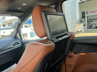 2024 Chrysler Pacifica Hybrid Pinnacle