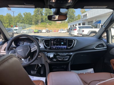 2024 Chrysler Pacifica Hybrid Pinnacle