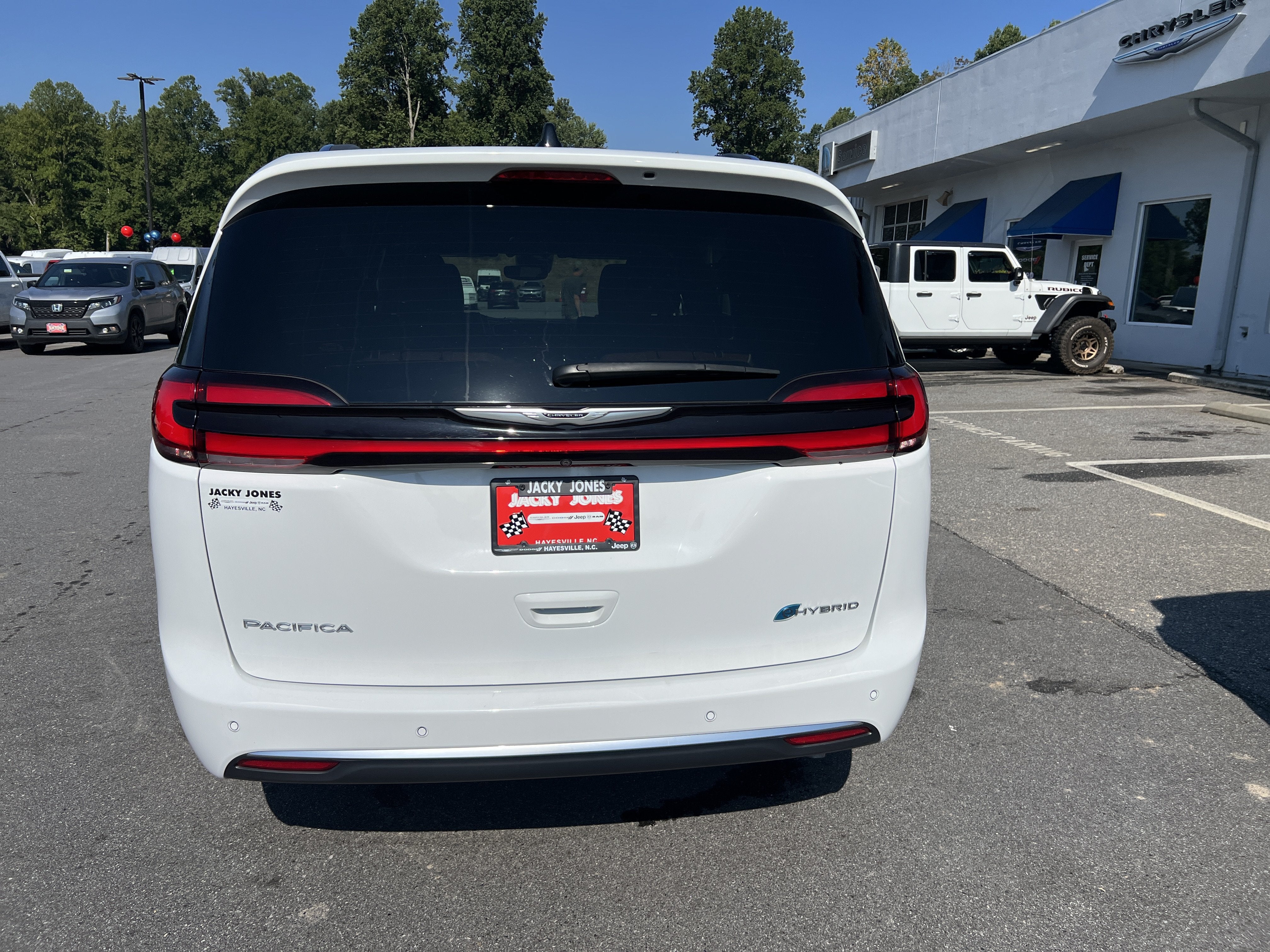2024 Chrysler Pacifica Hybrid Pinnacle