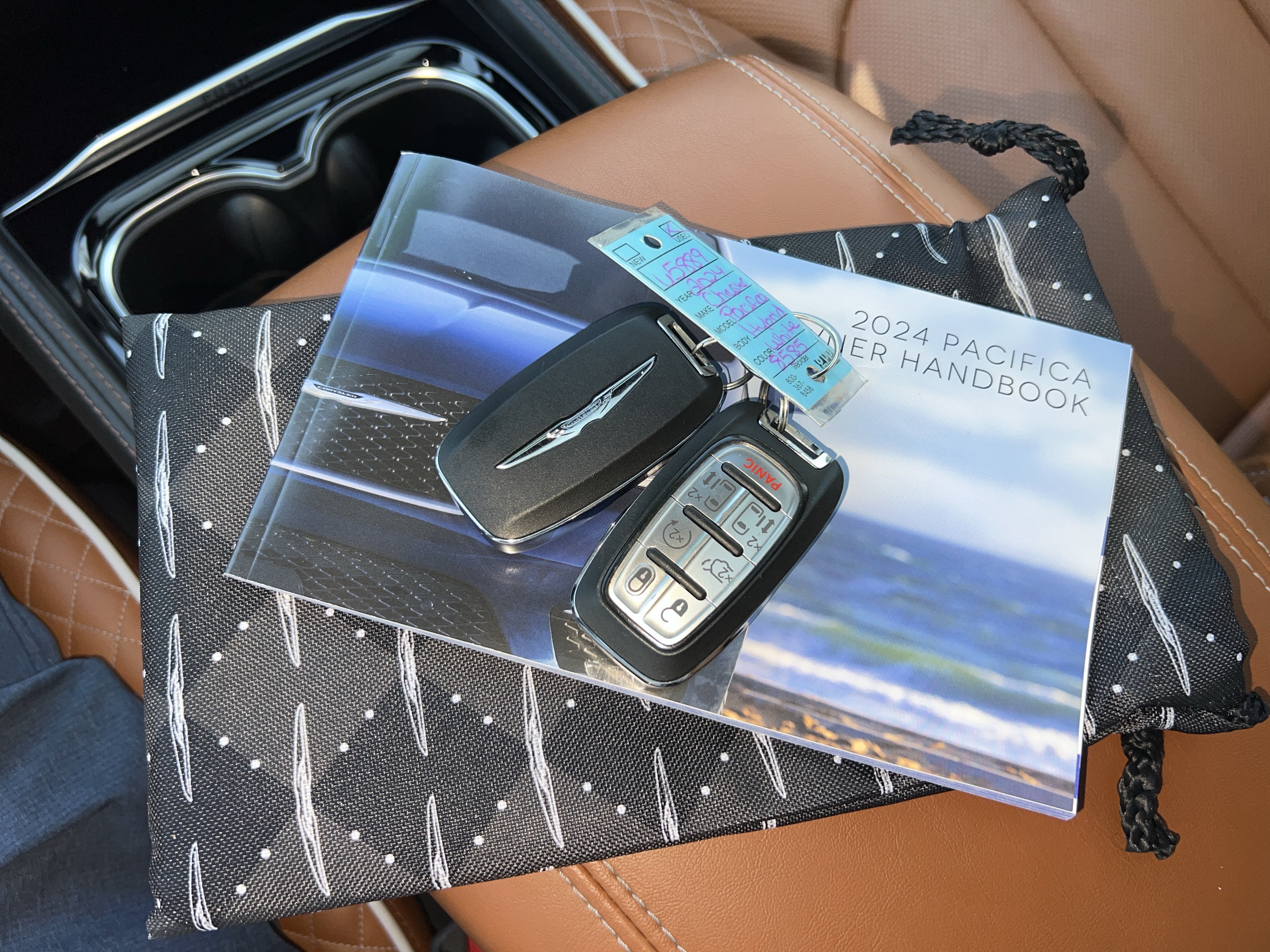 2024 Chrysler Pacifica Hybrid Pinnacle