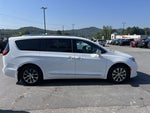 2024 Chrysler Pacifica Hybrid Pinnacle
