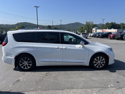 2024 Chrysler Pacifica Hybrid Pinnacle