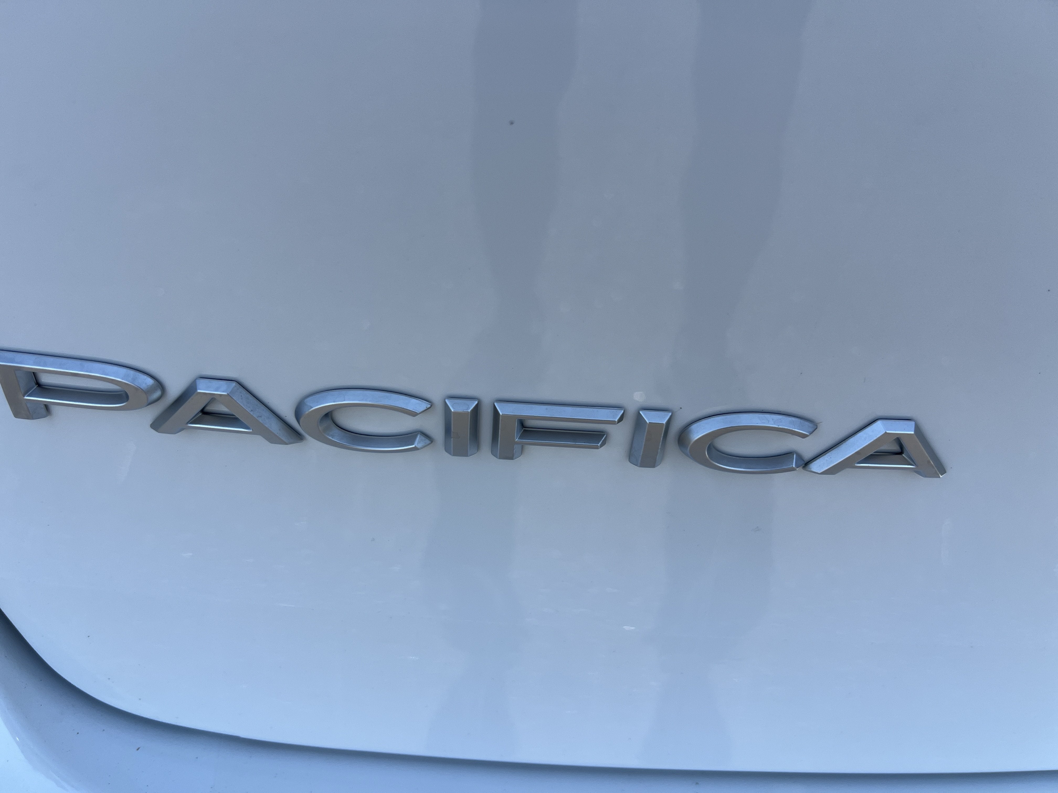 2024 Chrysler Pacifica Hybrid Pinnacle