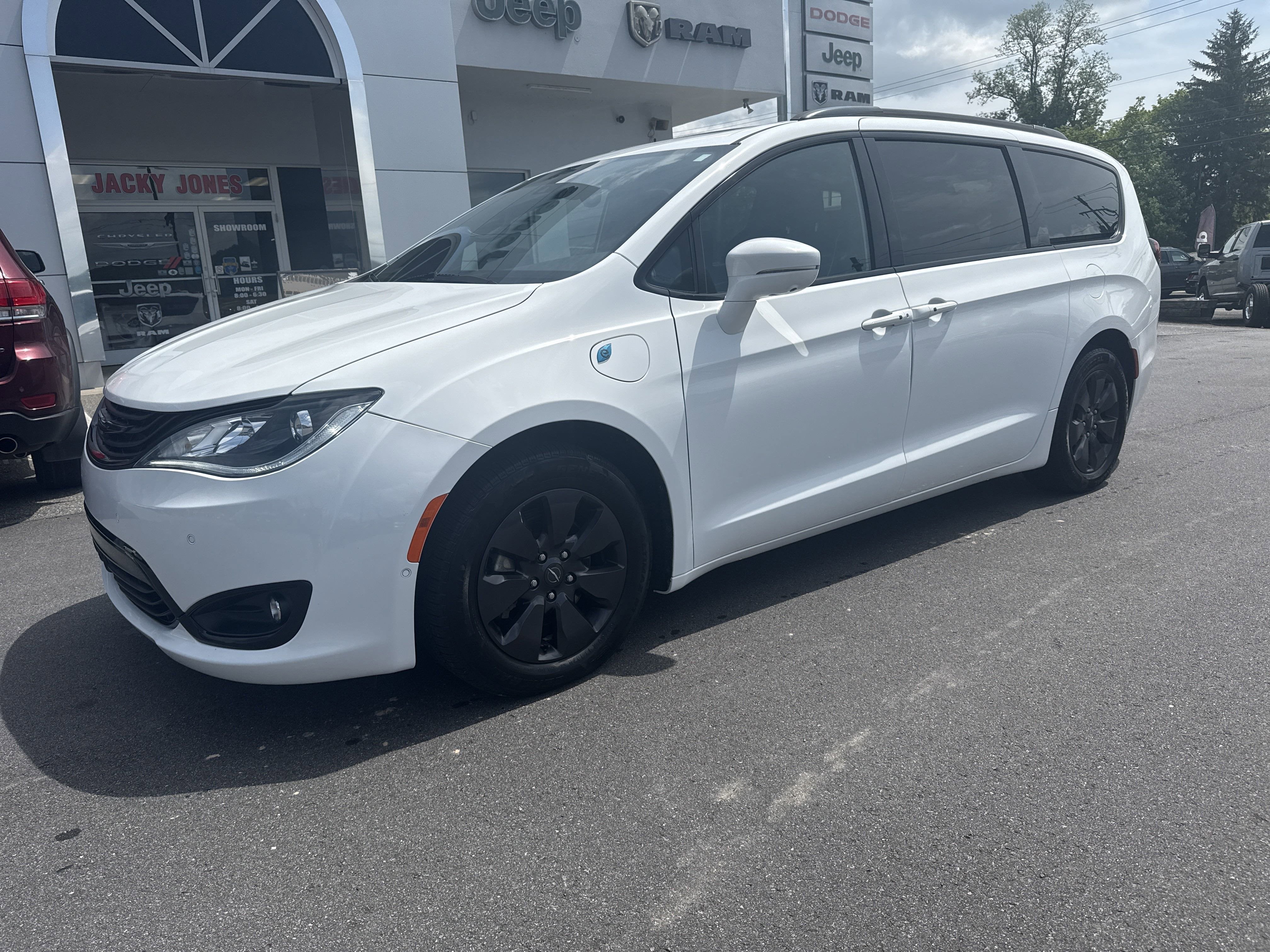 2019 Chrysler Pacifica Hybrid Limited
