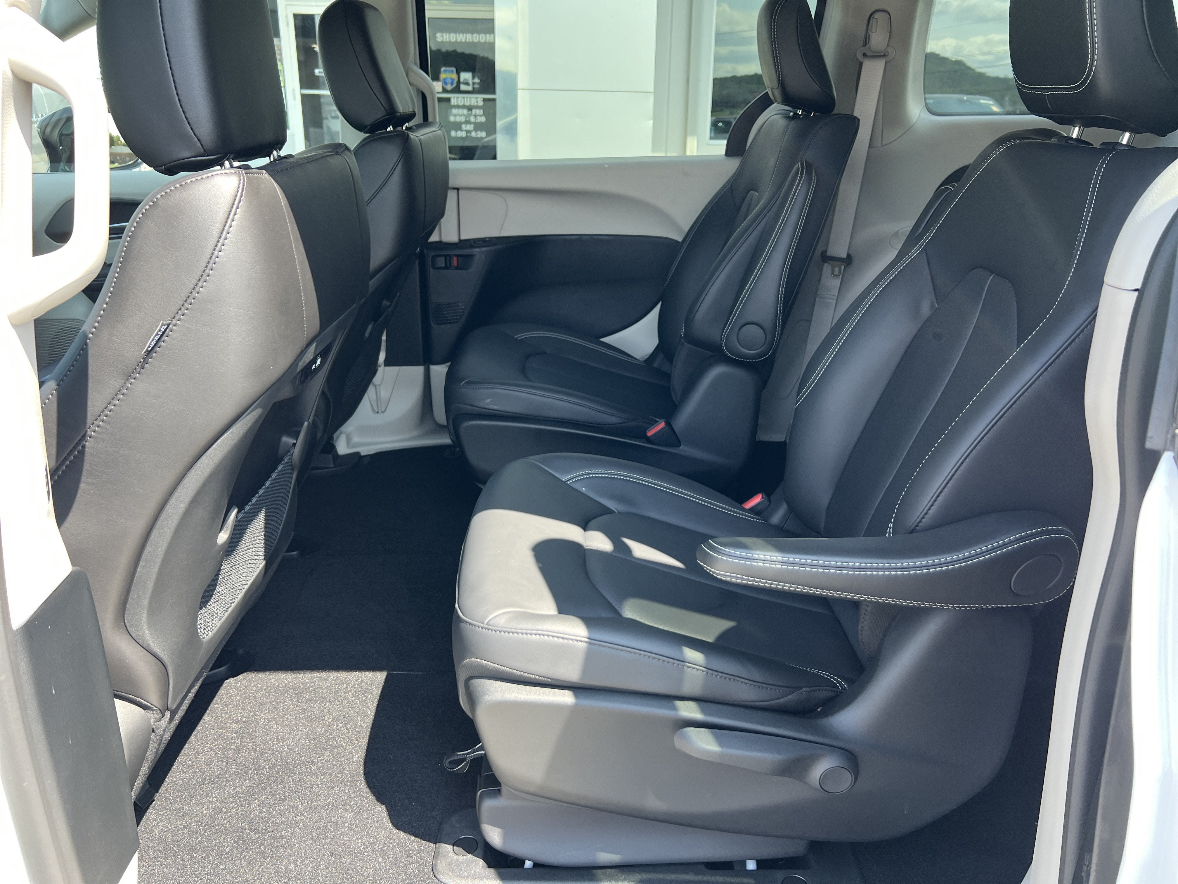 2024 Chrysler Pacifica Hybrid Select
