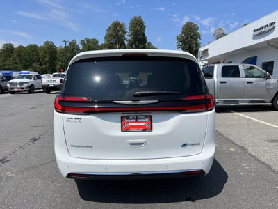 2024 Chrysler Pacifica Hybrid Select