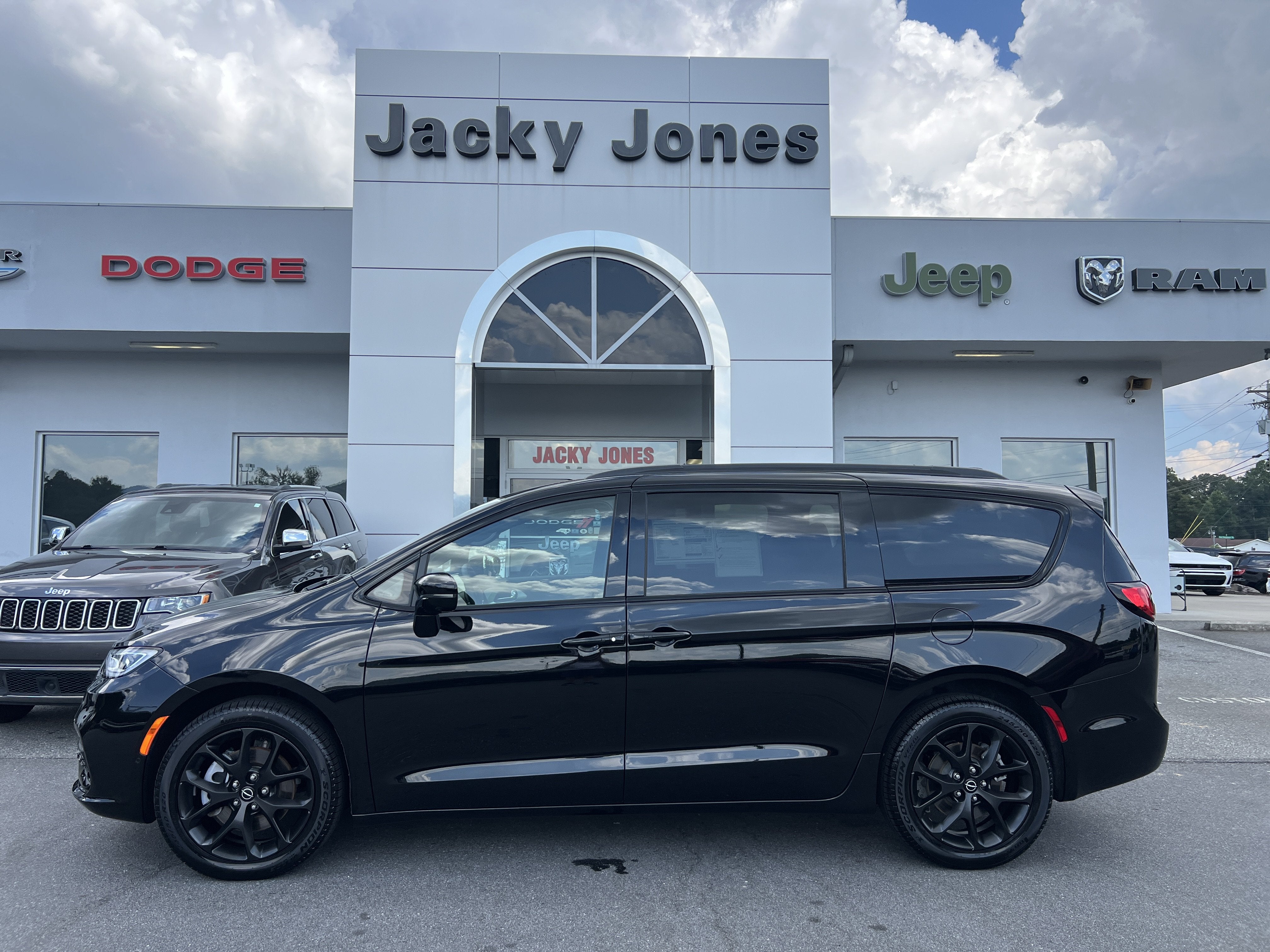 2026 Chrysler Pacifica Limited