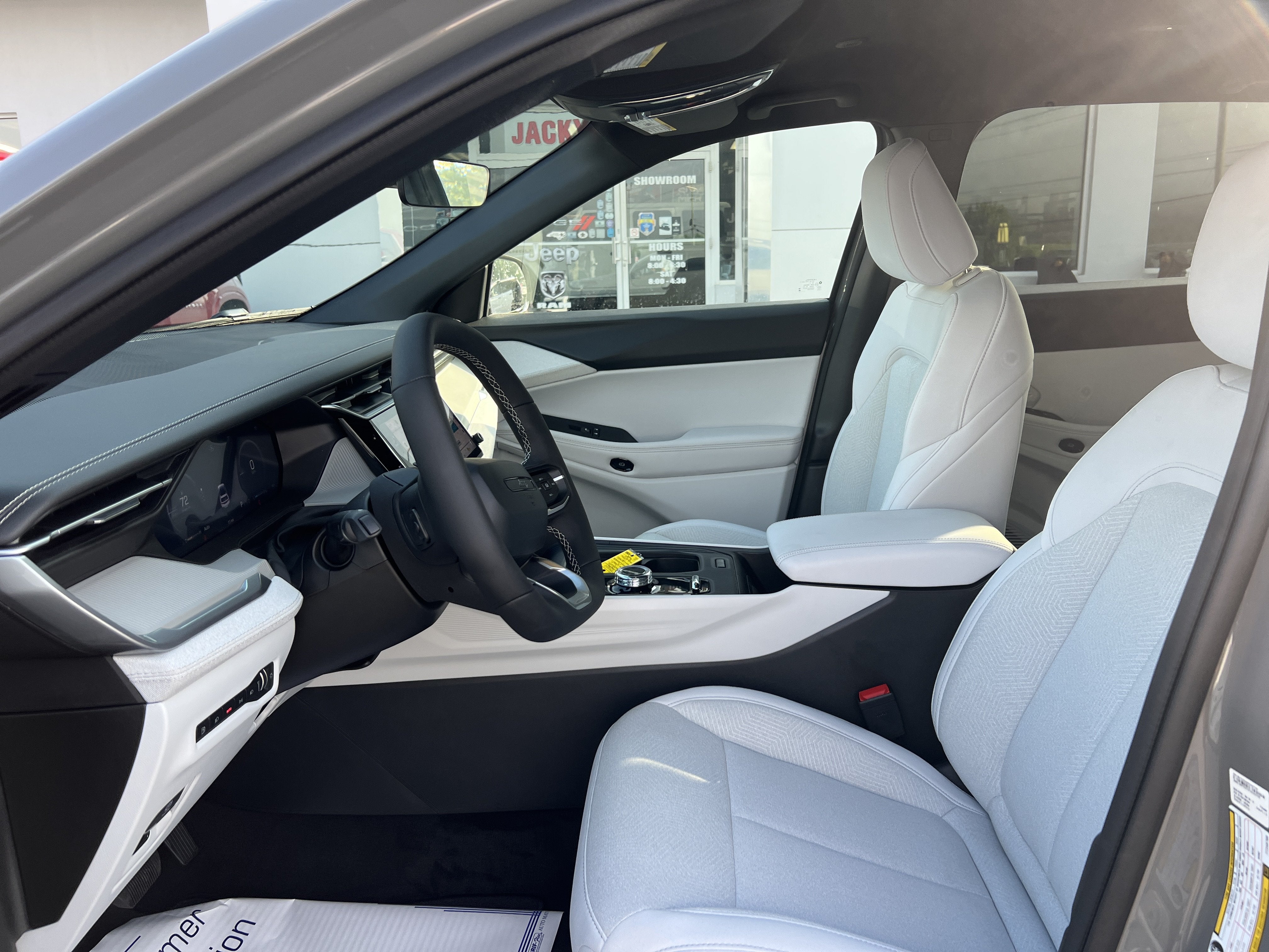 2026 Jeep Cherokee Laredo