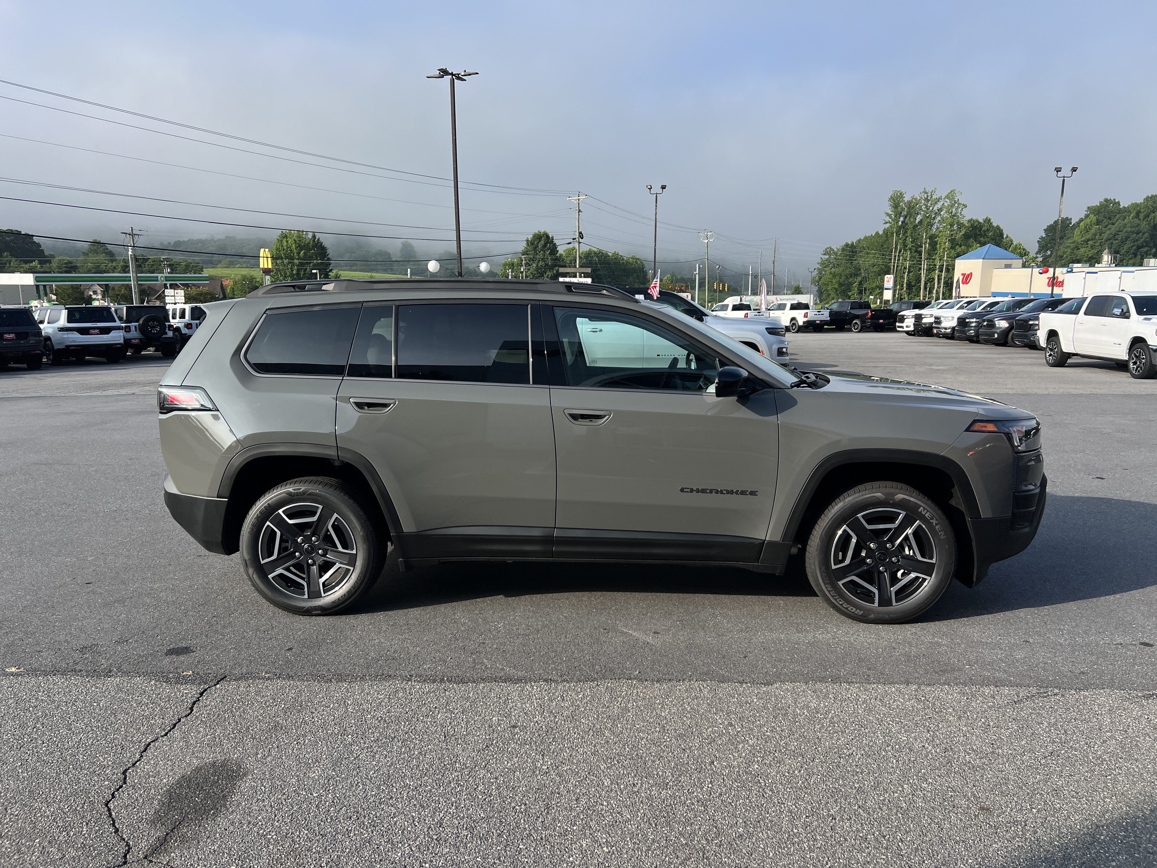 2026 Jeep Cherokee Laredo
