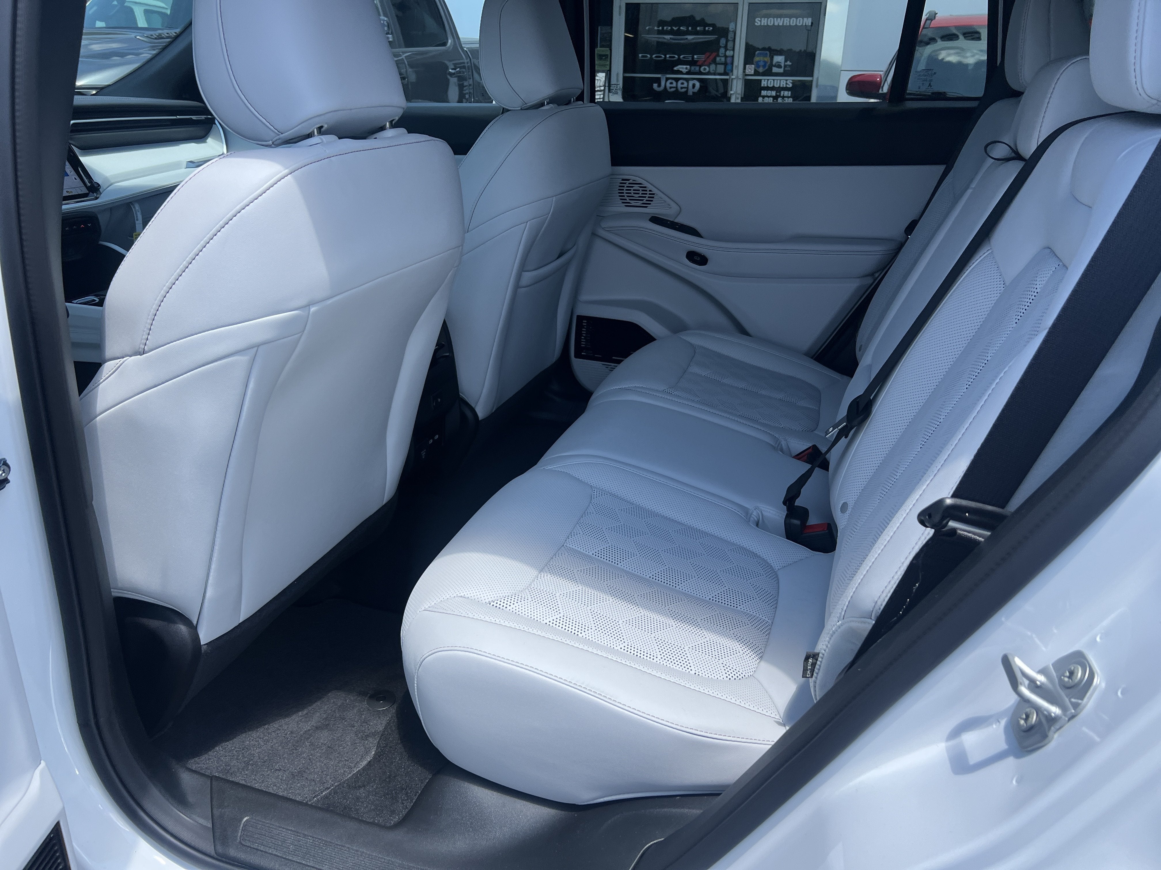 2026 Jeep Cherokee Overland
