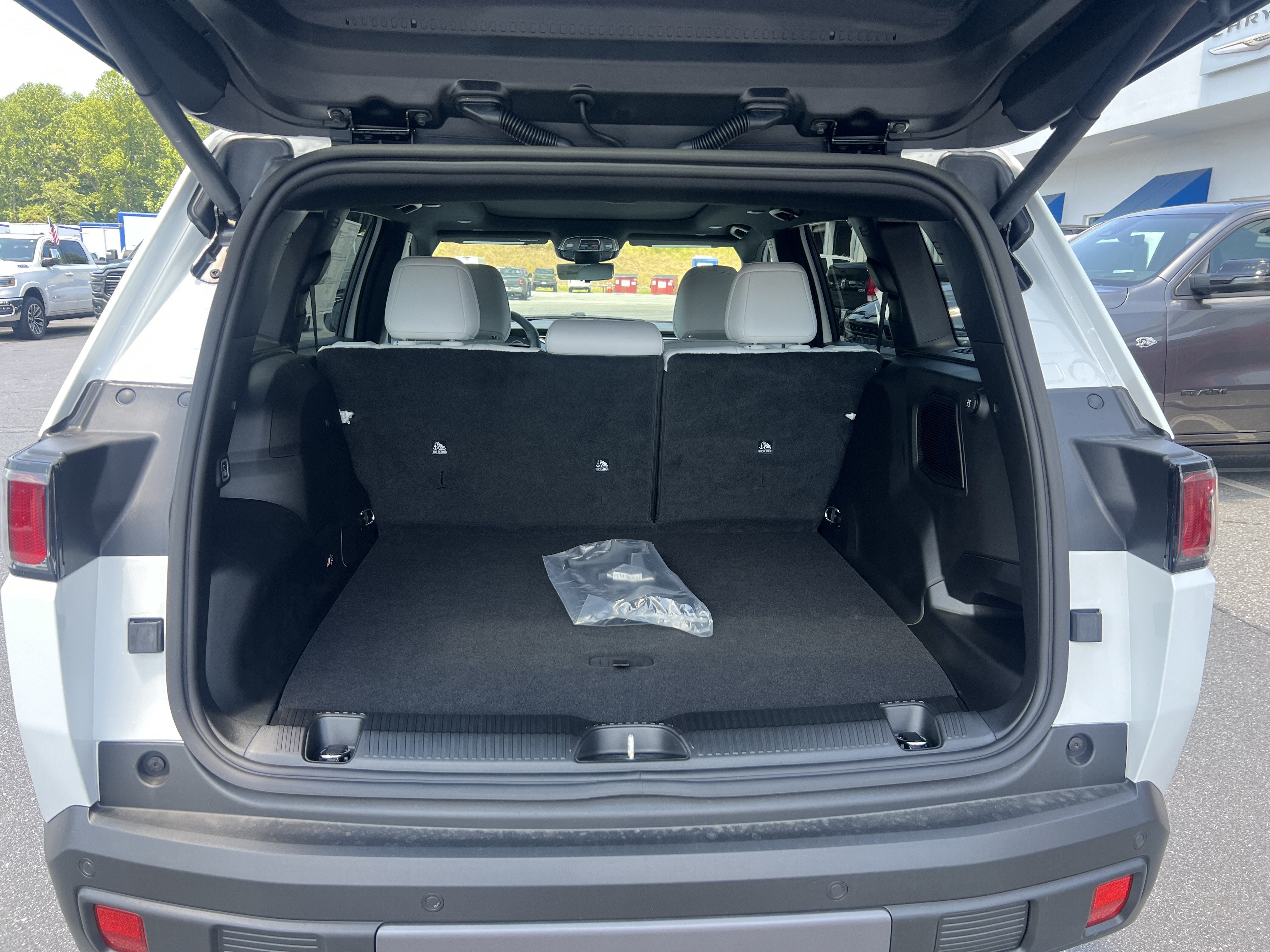 2026 Jeep Cherokee Overland