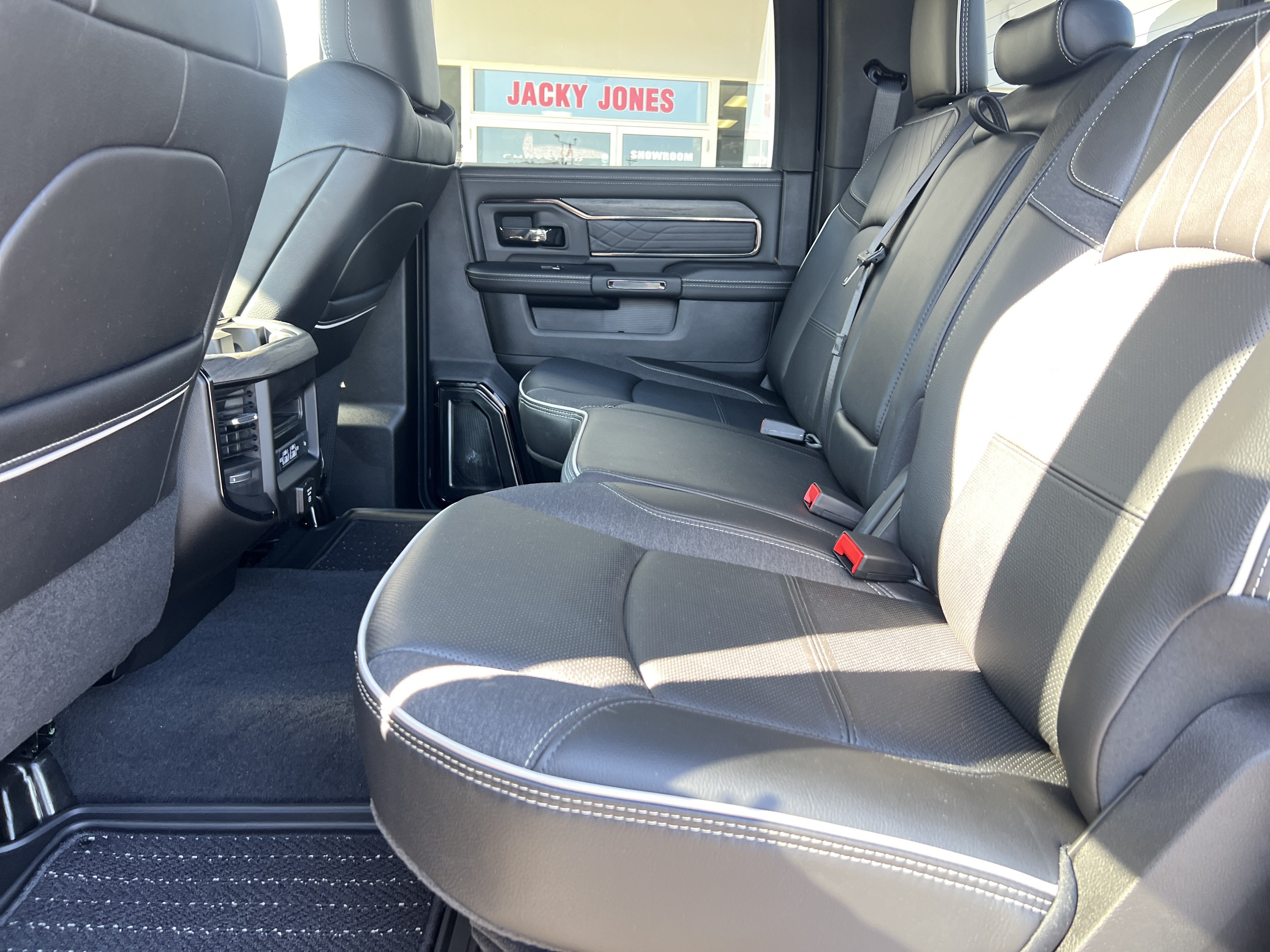 2025 RAM 3500 Limited