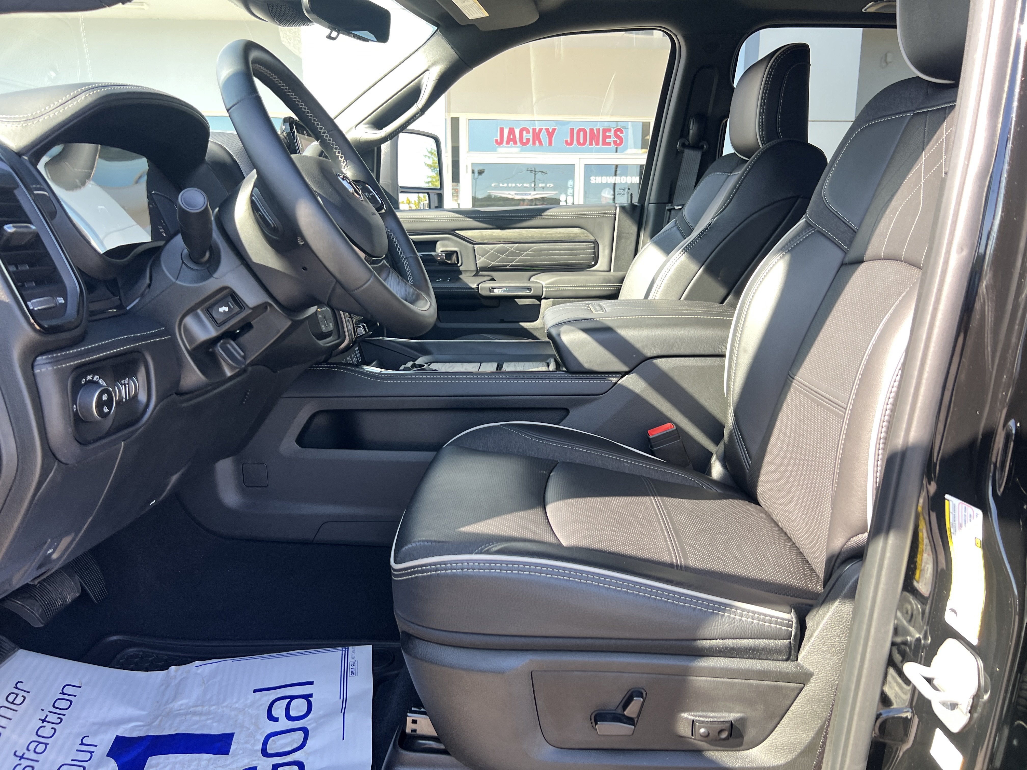 2025 RAM 3500 Limited