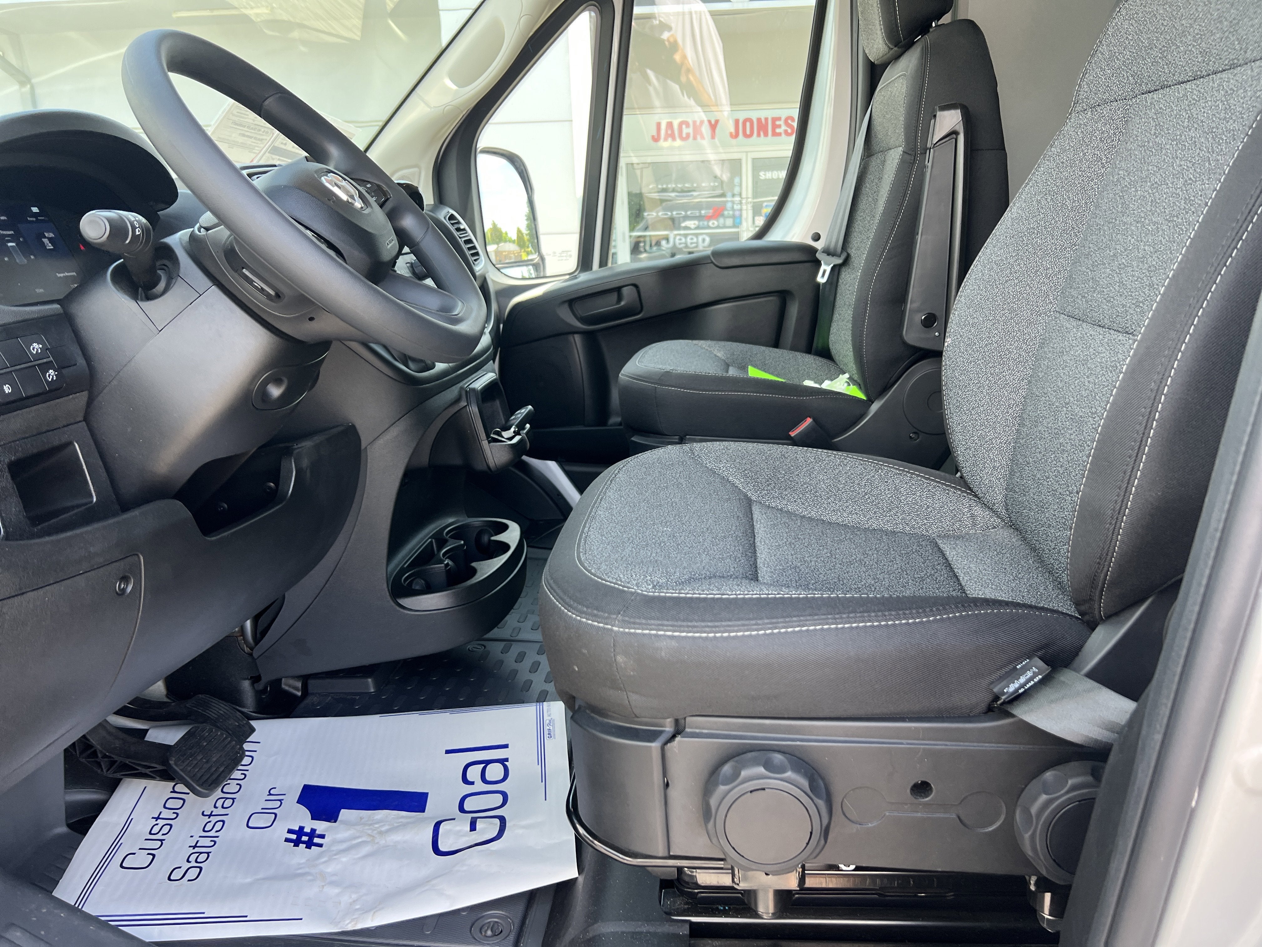 2025 RAM ProMaster Cargo Van SLT