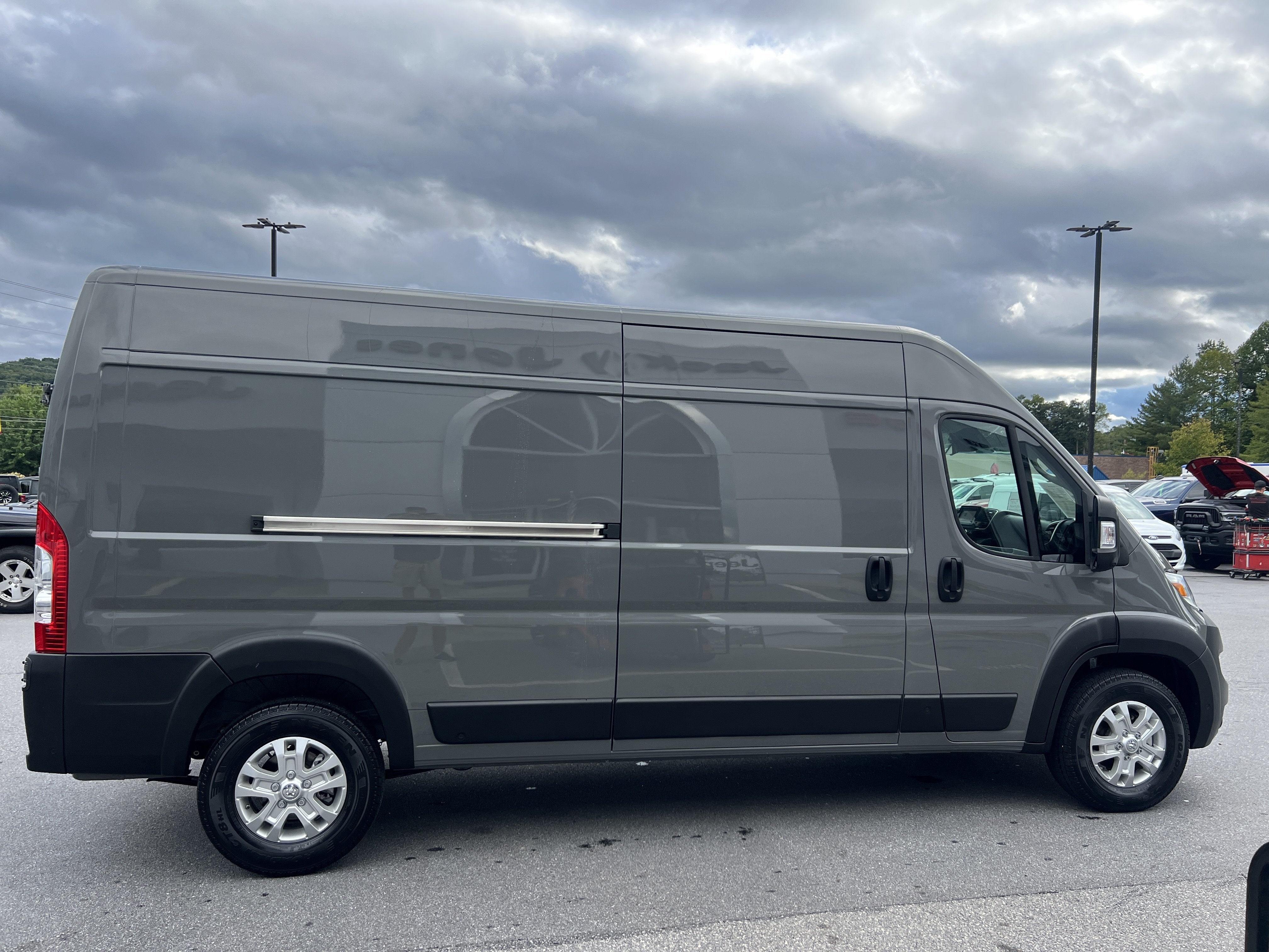 2025 RAM ProMaster Cargo Van SLT