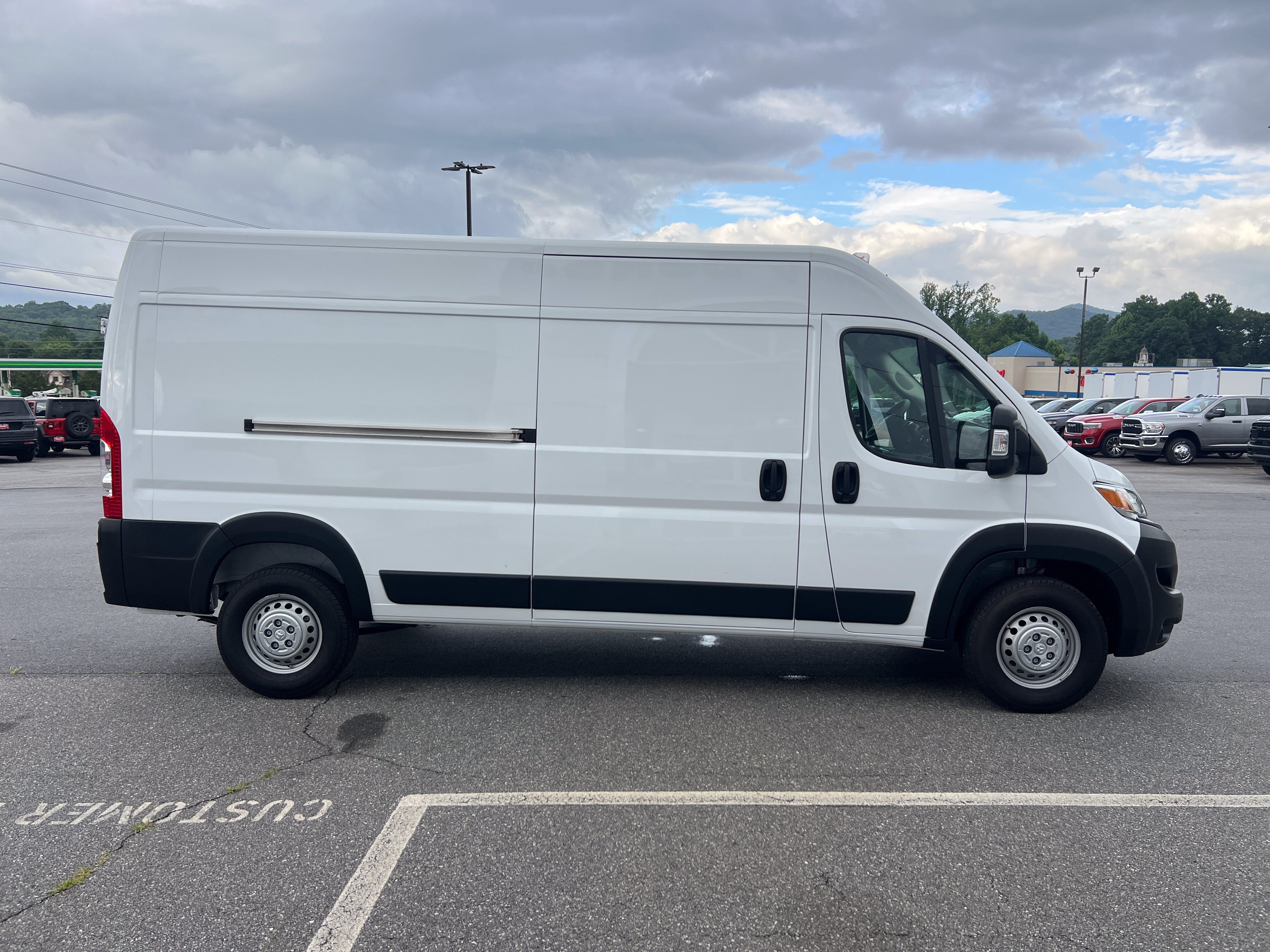 2025 RAM ProMaster Cargo Van Tradesman