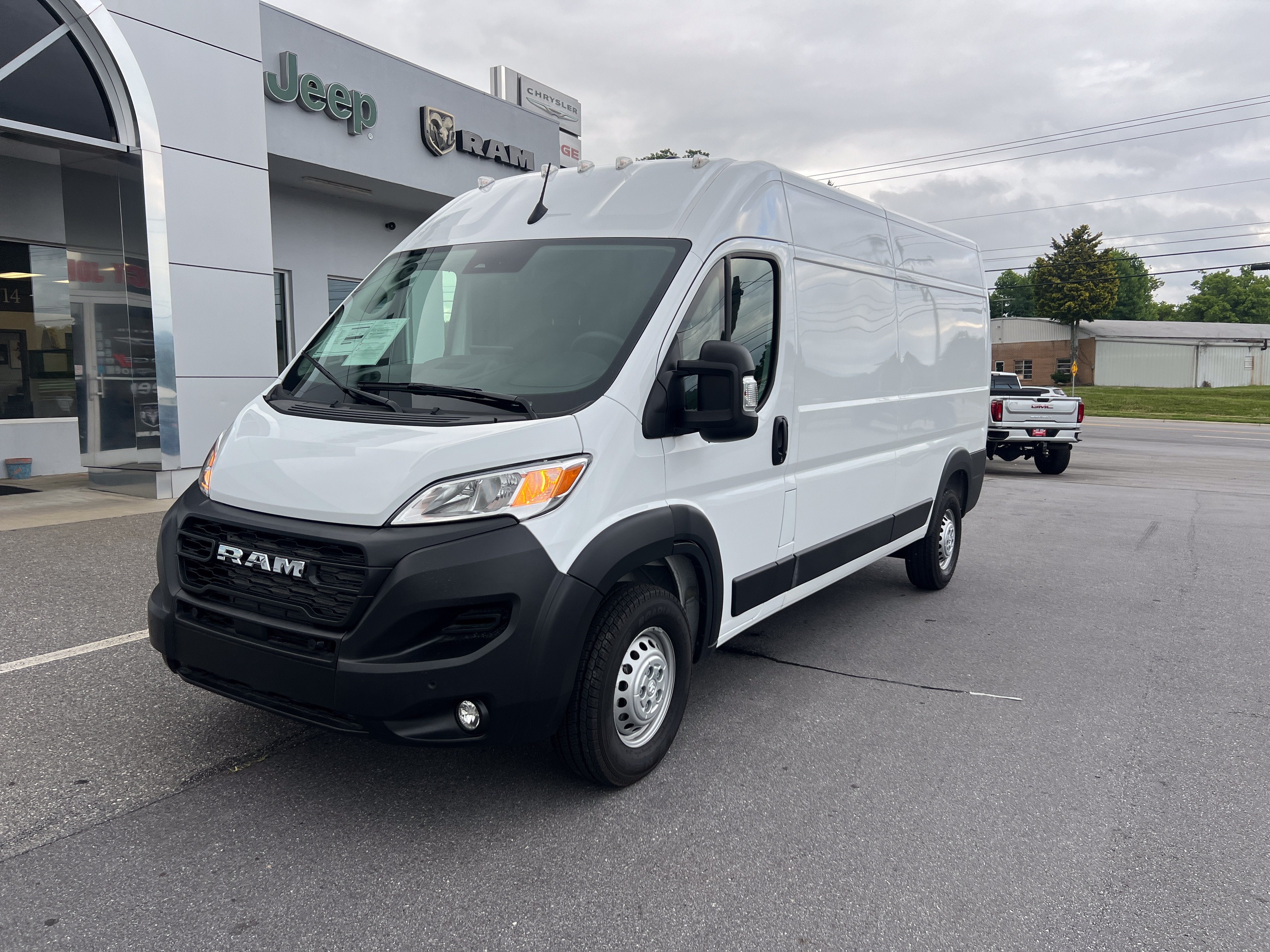 2025 RAM ProMaster Cargo Van Tradesman