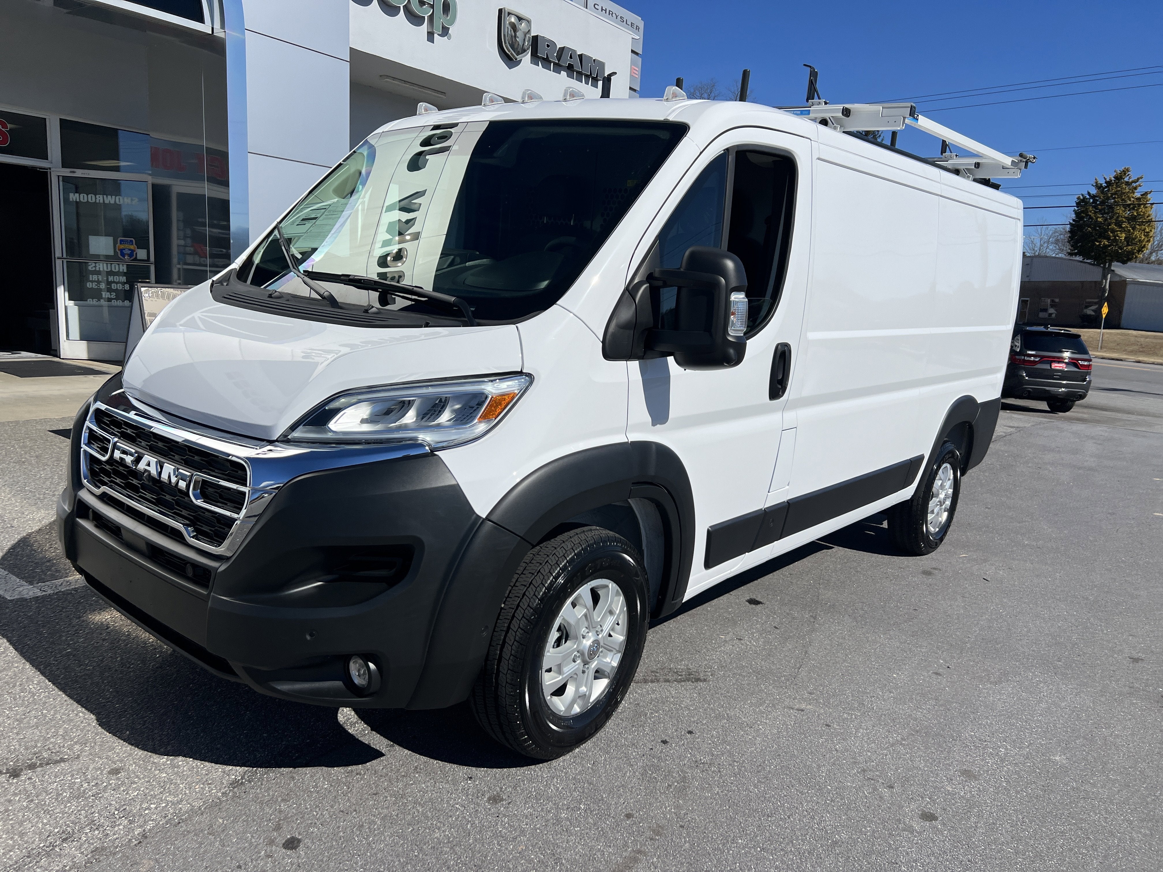 2025 RAM ProMaster Cargo Van SLT