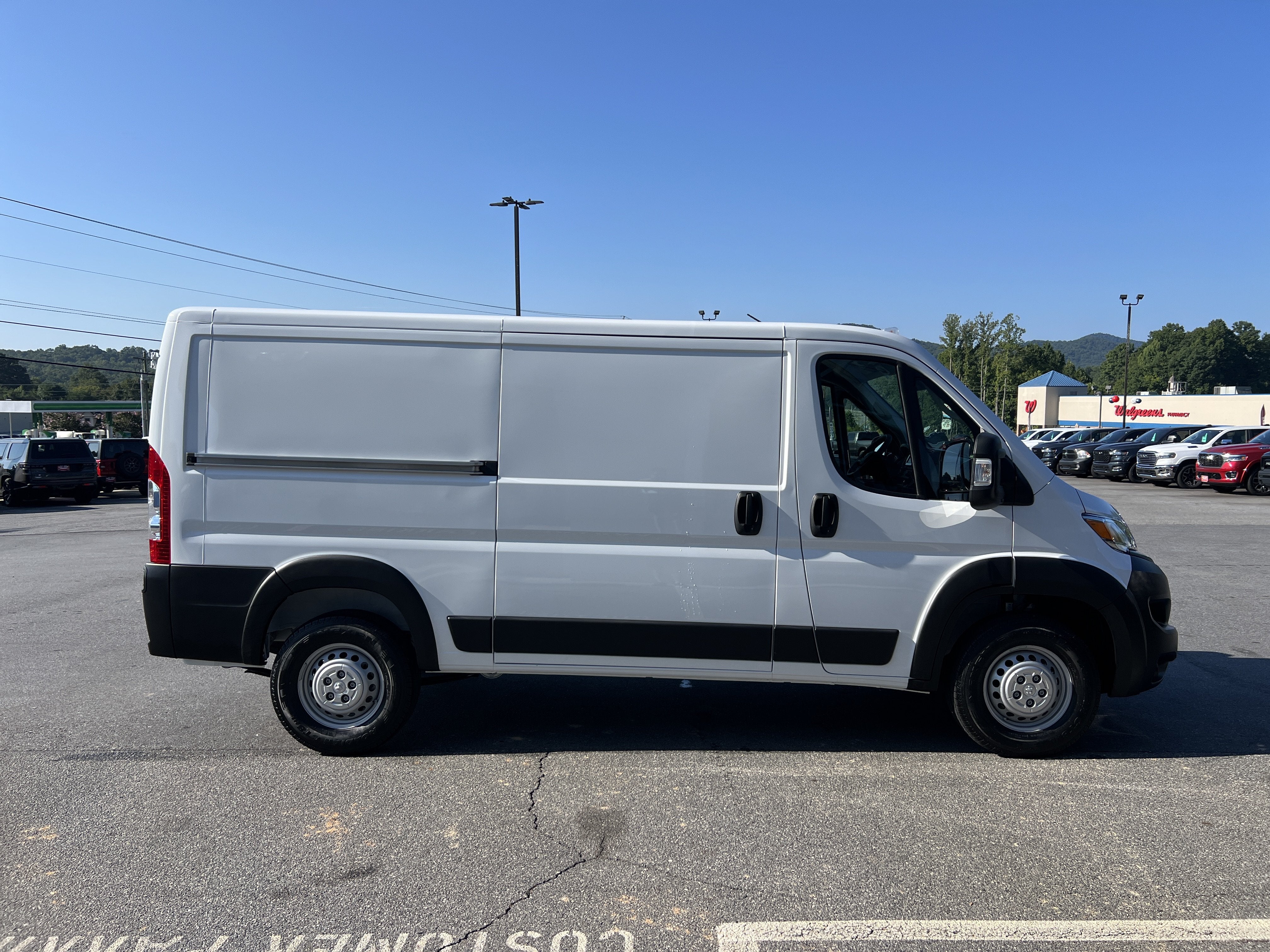 2025 RAM ProMaster Cargo Van Tradesman