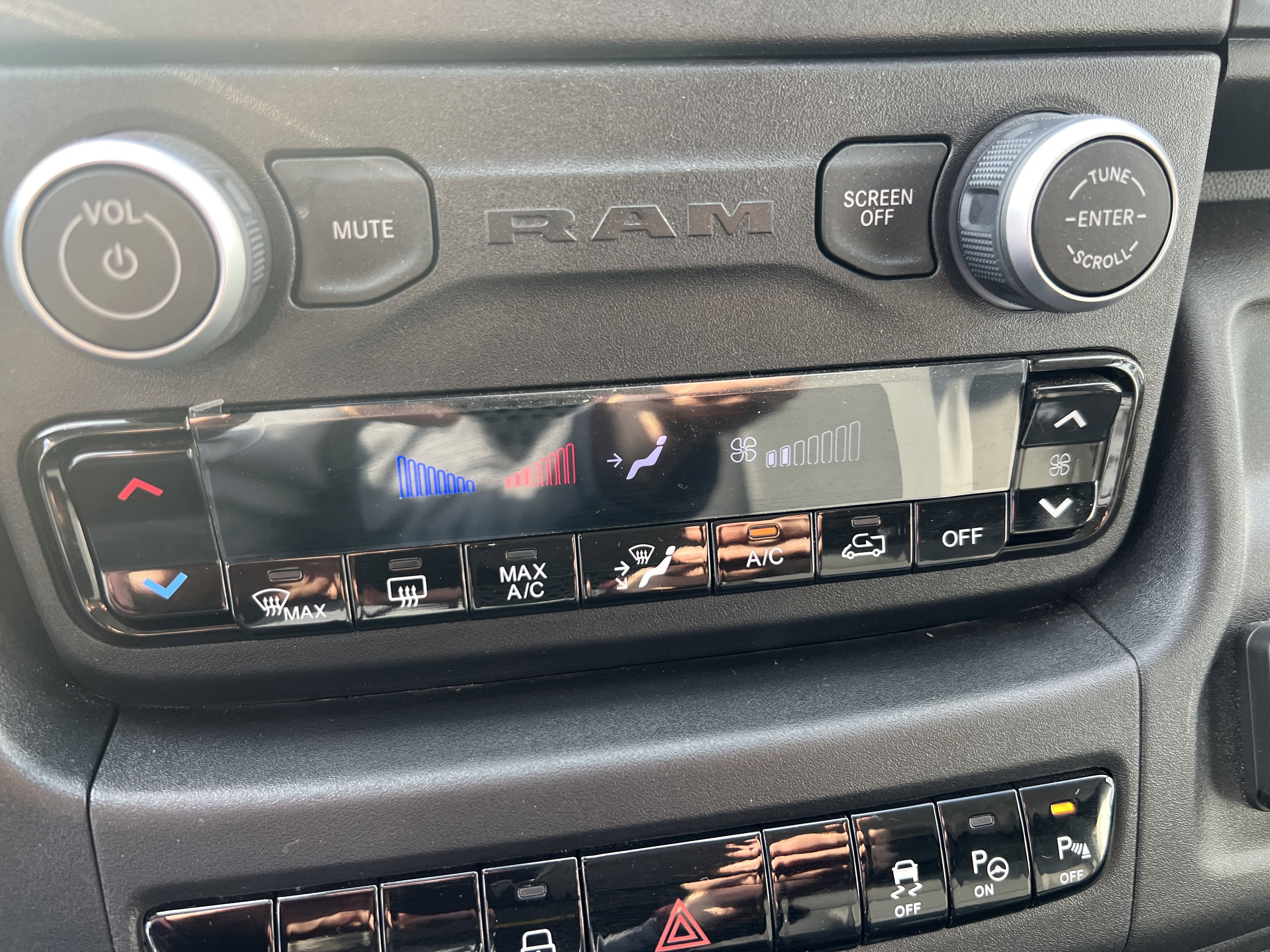 2025 RAM ProMaster Cargo Van SLT