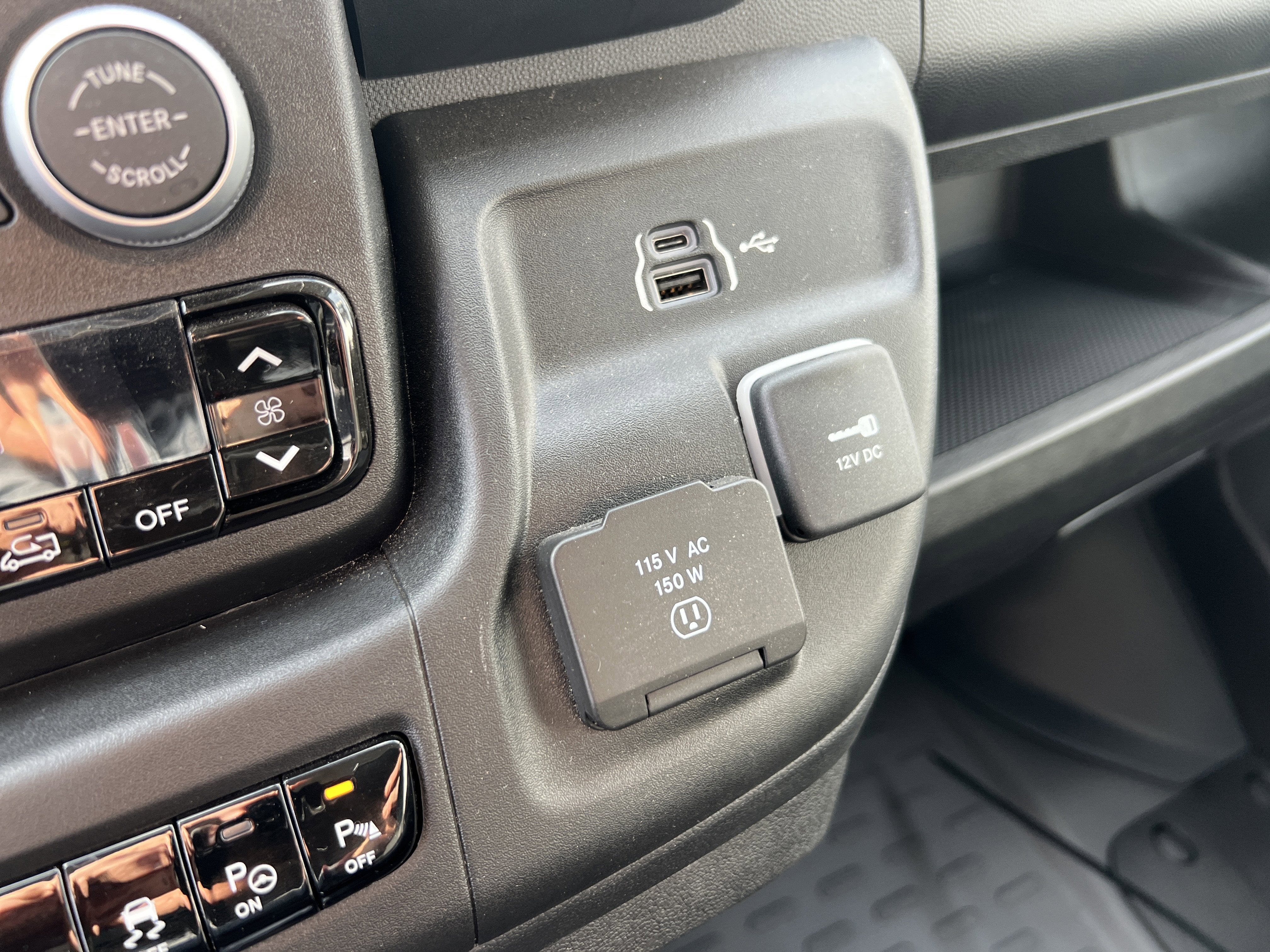 2025 RAM ProMaster Cargo Van SLT