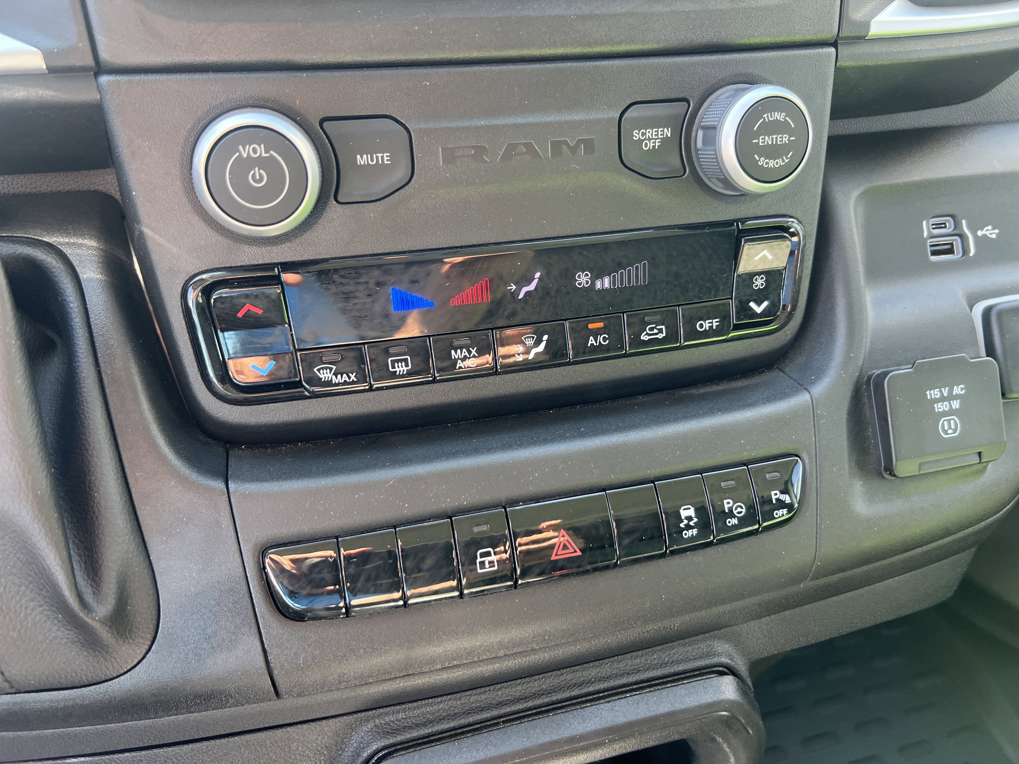 2025 RAM ProMaster Cargo Van SLT