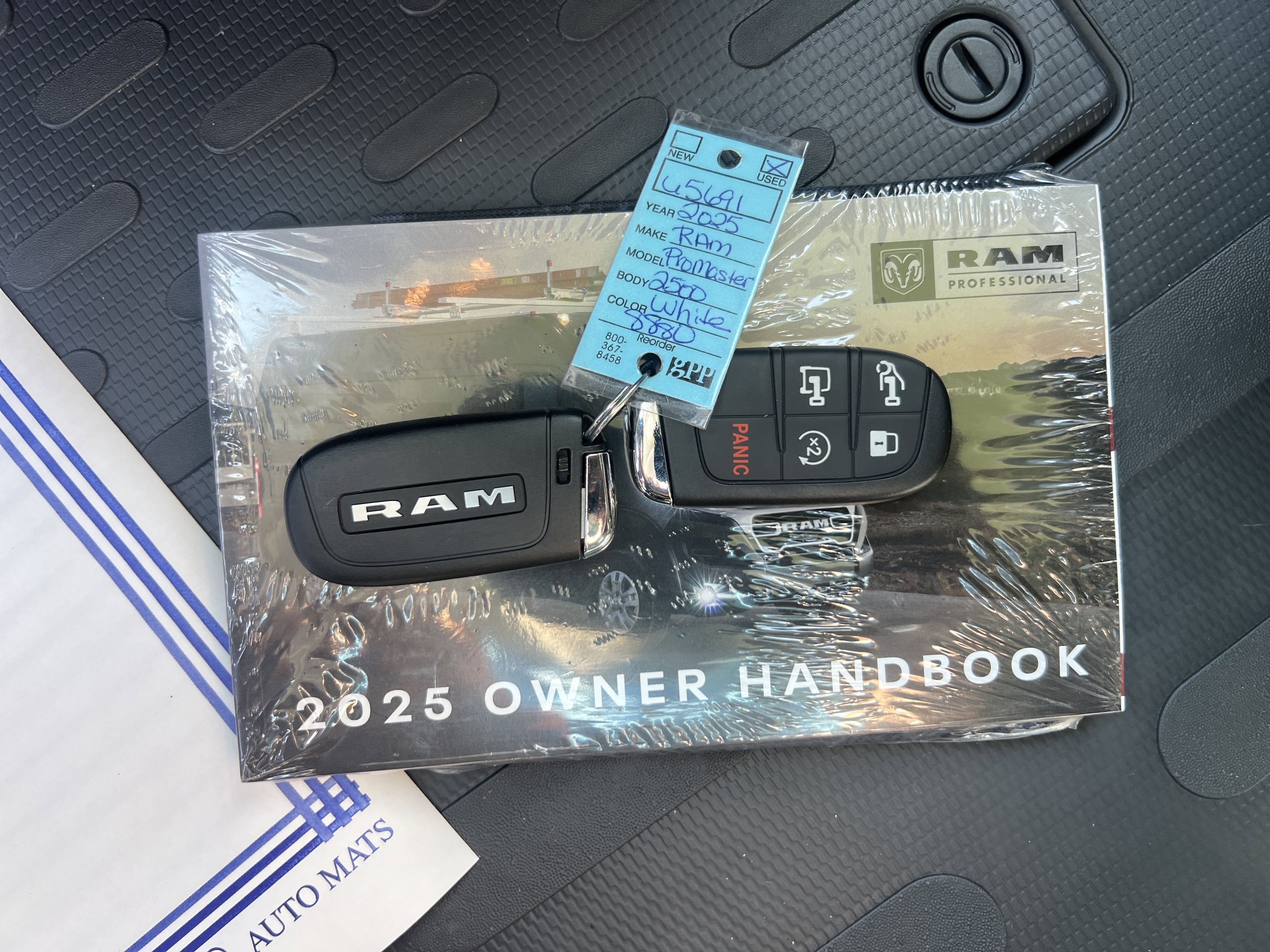 2025 RAM ProMaster Cargo Van SLT