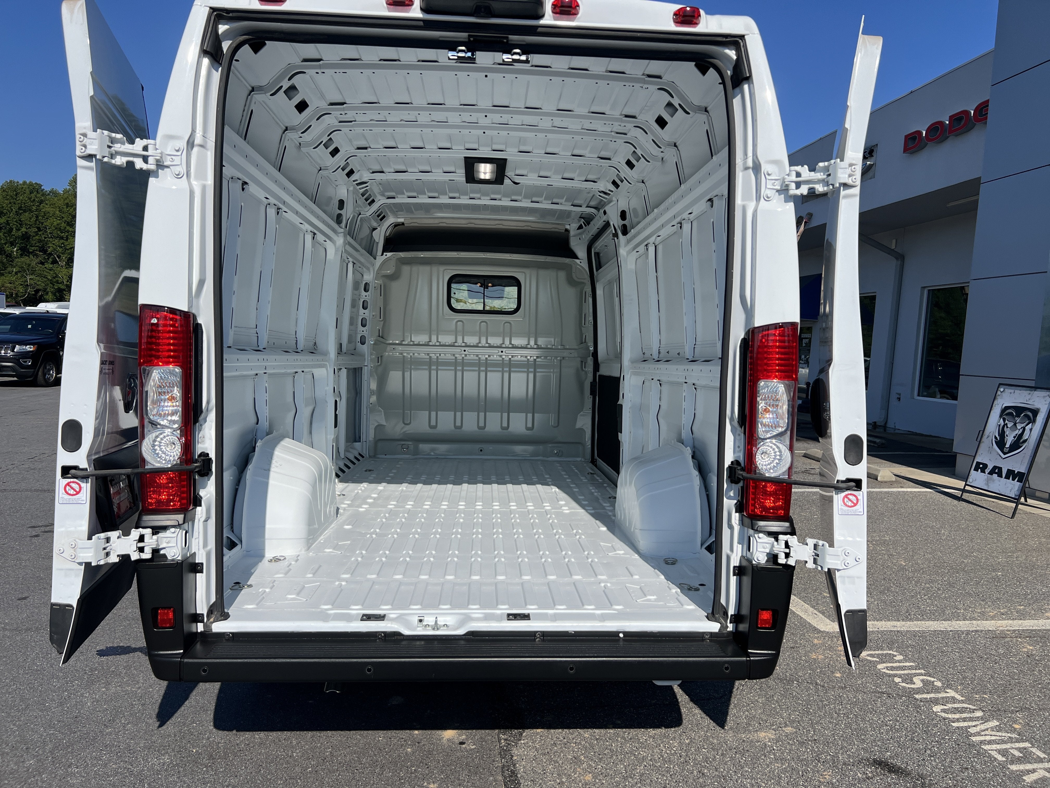 2025 RAM ProMaster Cargo Van Tradesman