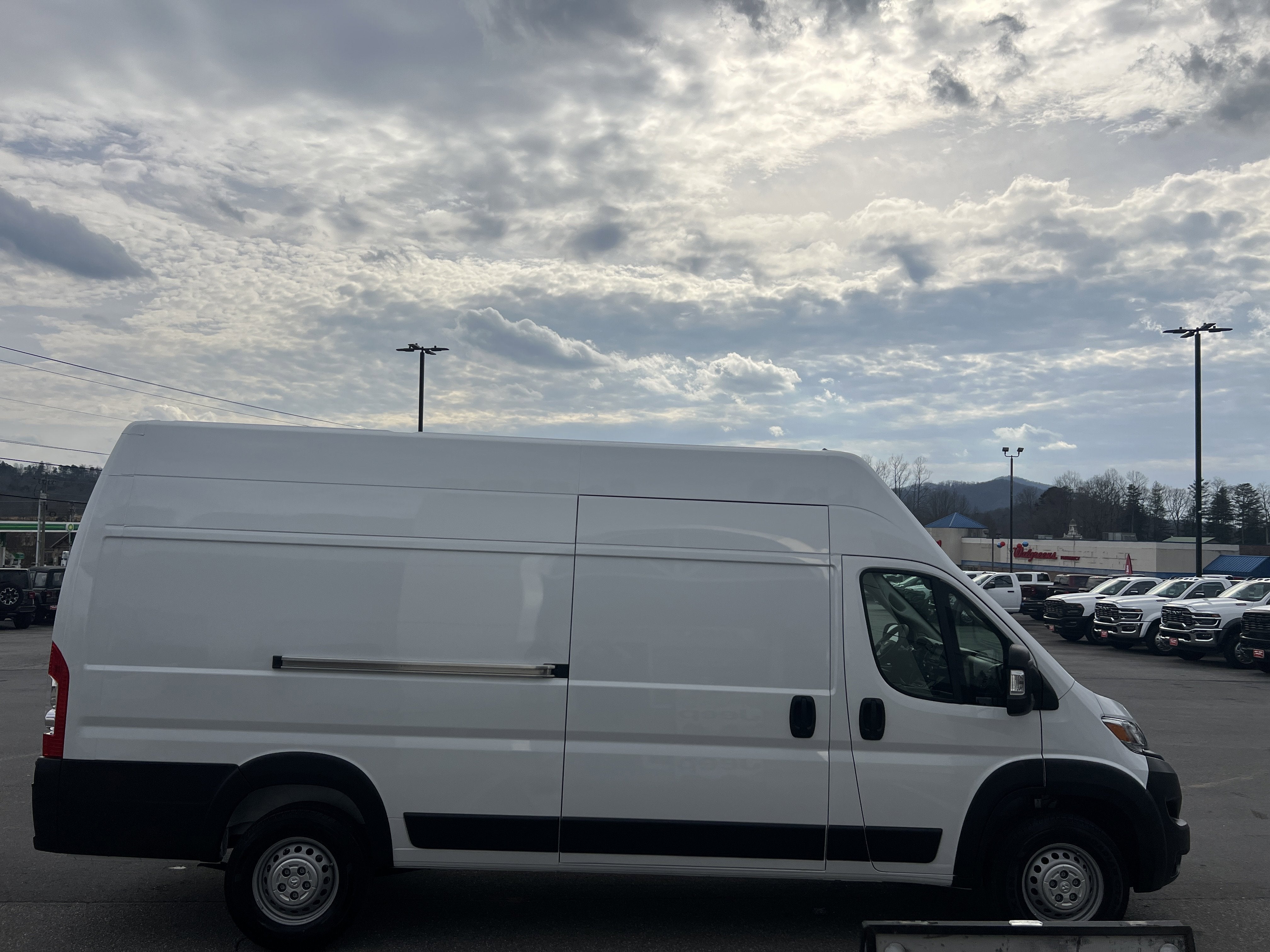 2025 RAM ProMaster Cargo Van Tradesman