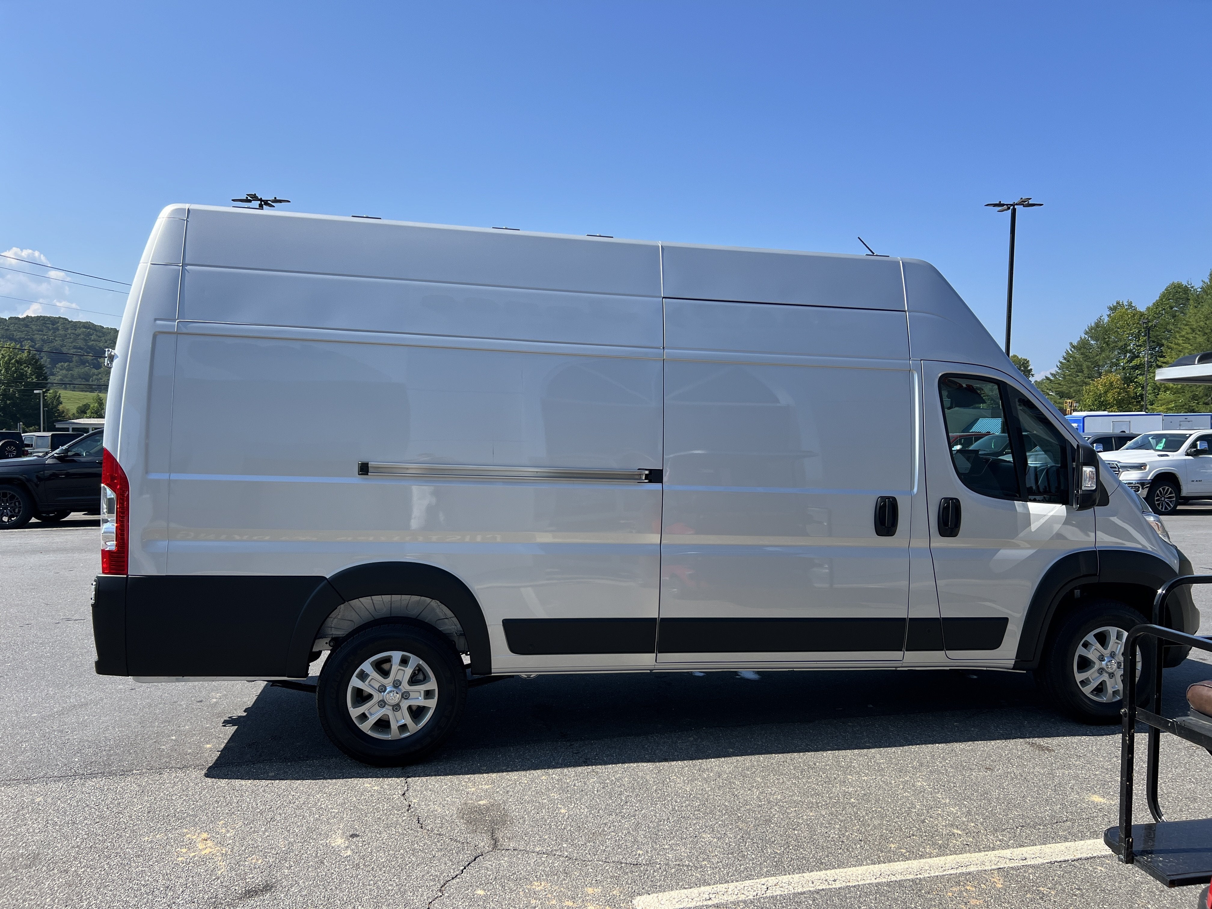 2026 RAM ProMaster Cargo Van SLT