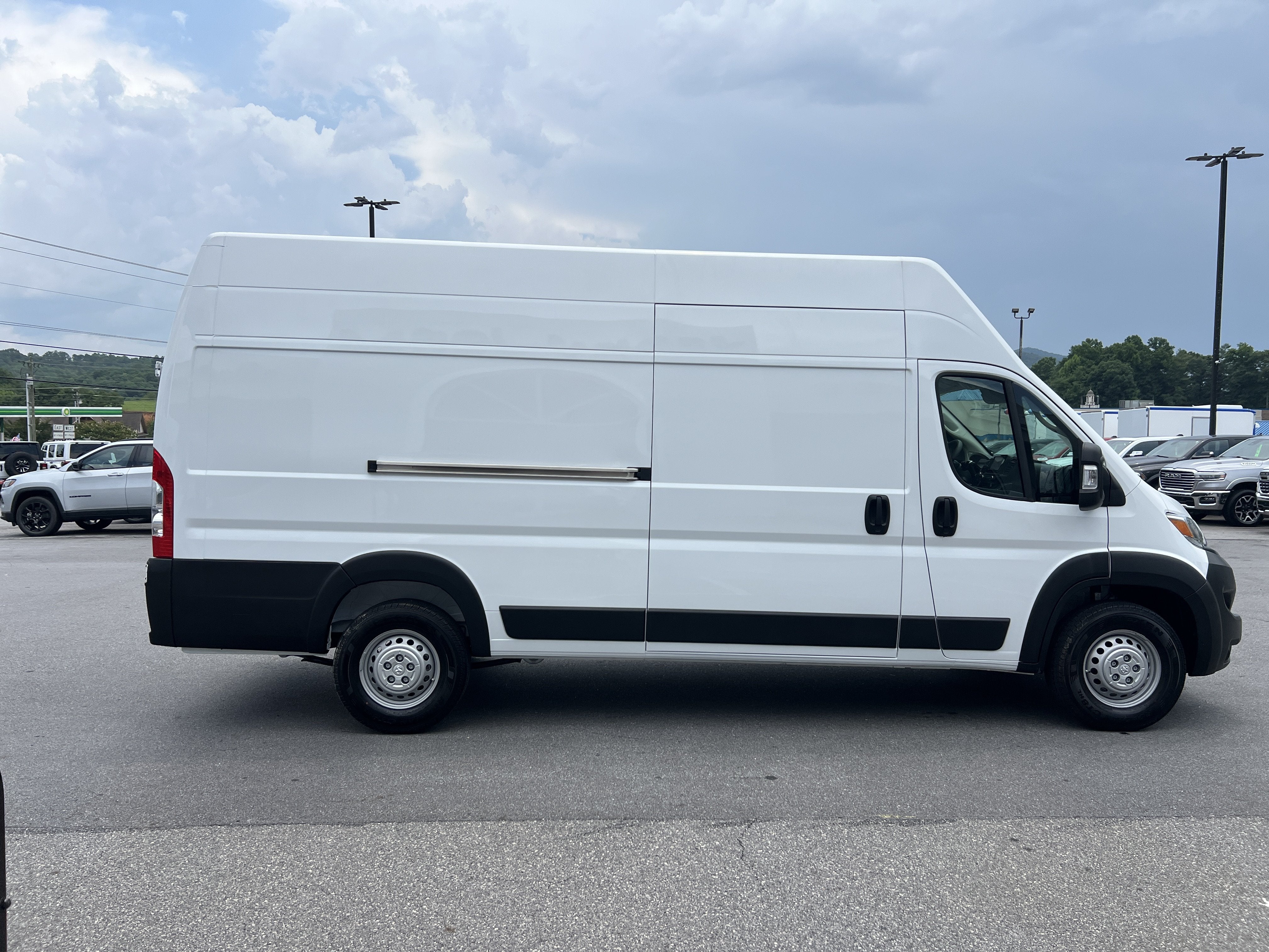 2025 RAM ProMaster Cargo Van Tradesman