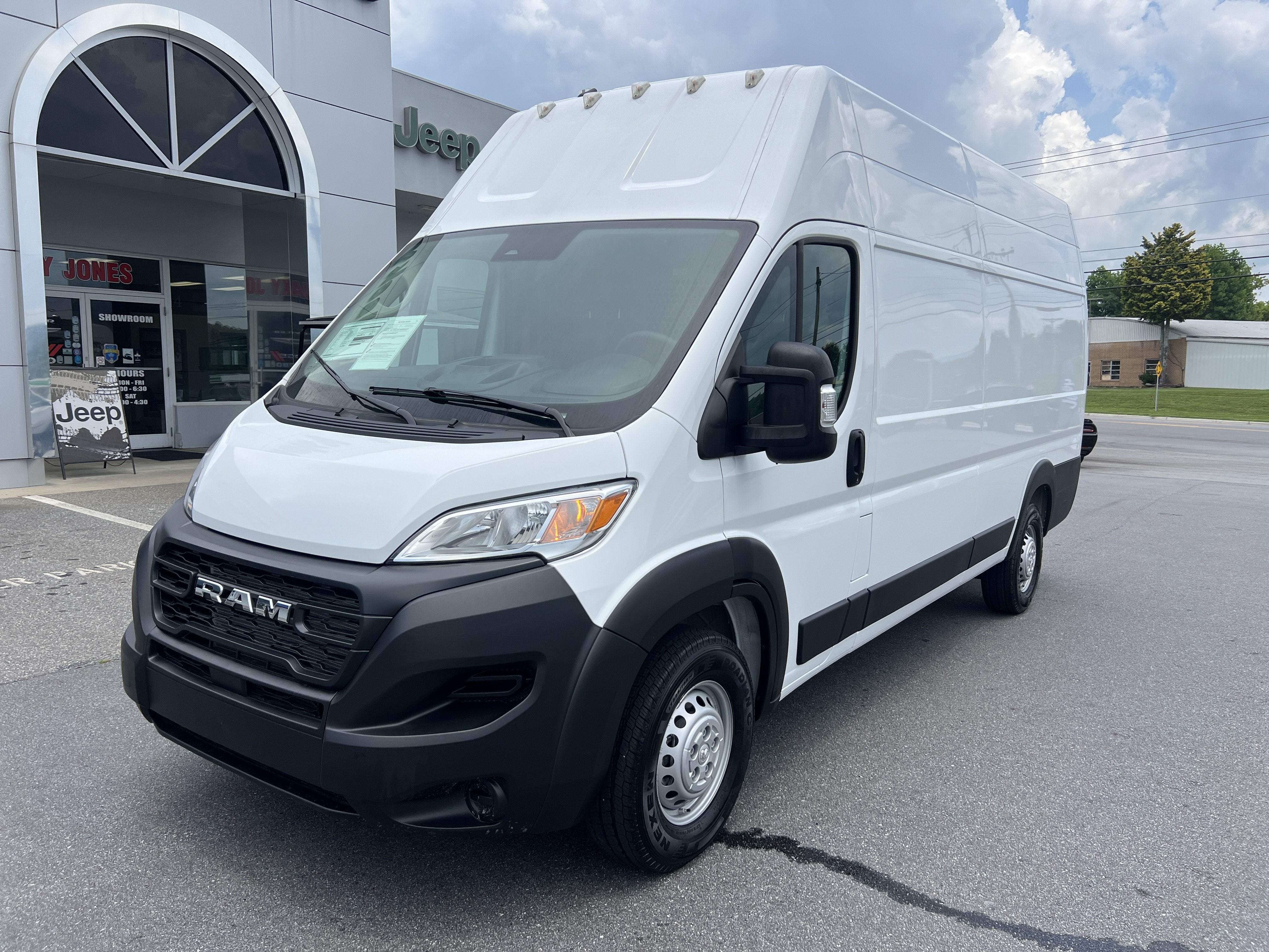 2025 RAM ProMaster Cargo Van Tradesman