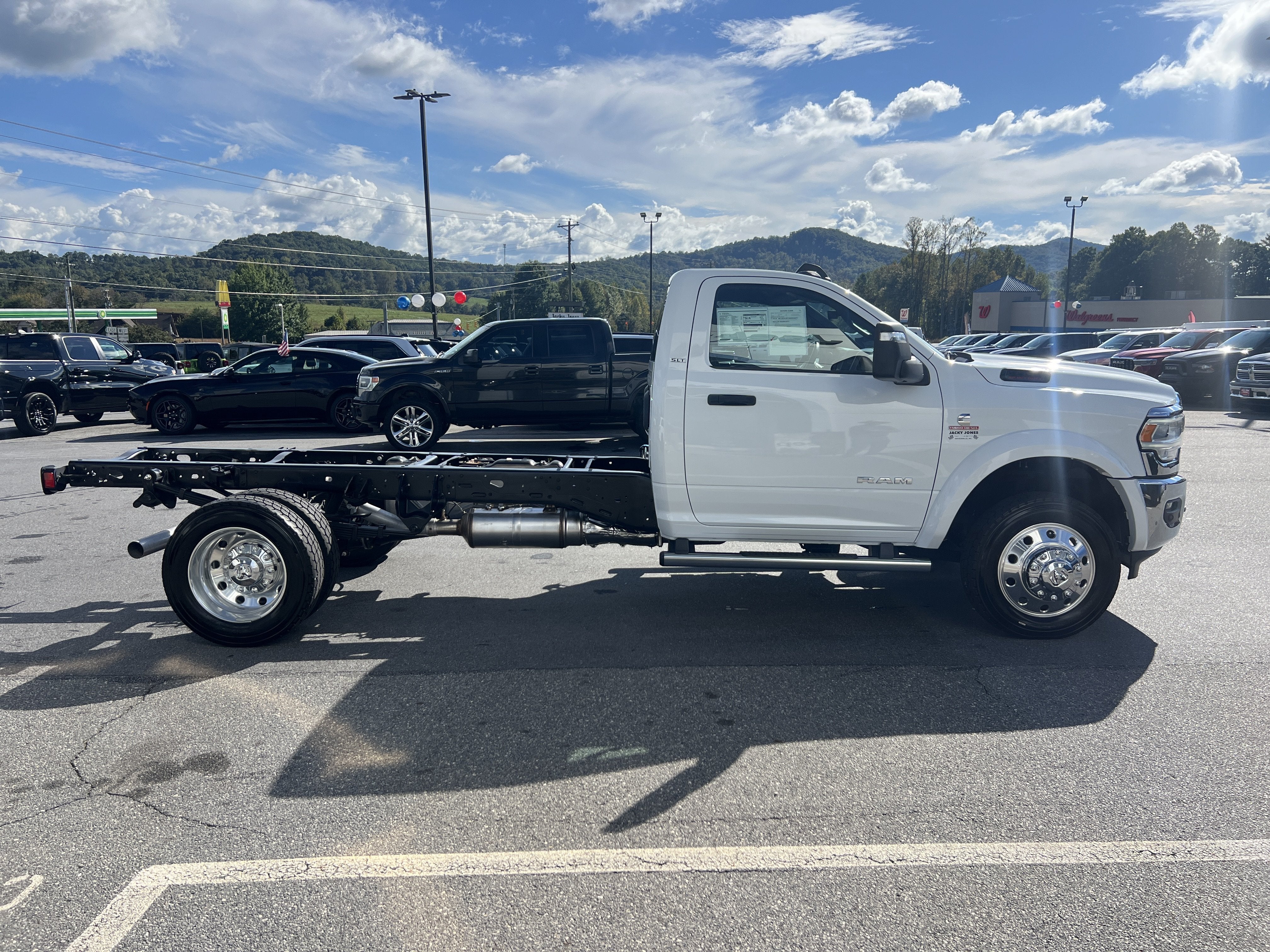 2023 RAM 5500 Chassis Cab SLT